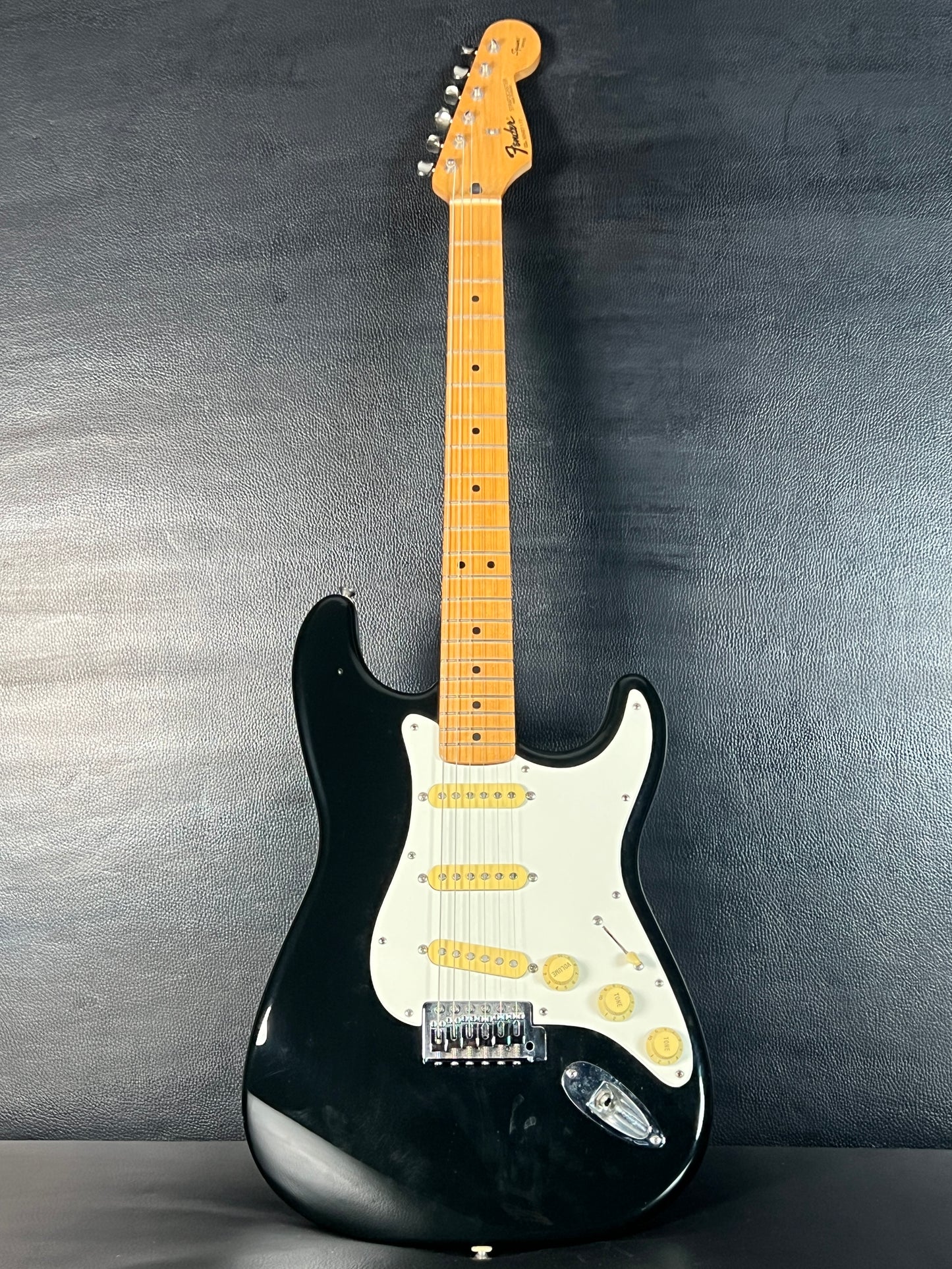 Fender Stratocaster MIM 1994-95 Squier Series Black (PRE-OWNED)