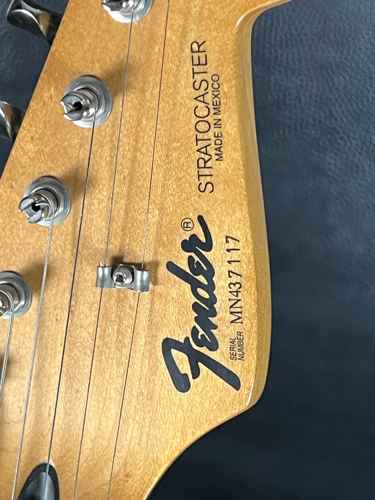 Fender Stratocaster MIM 1994-95 Squier Series Black (PRE-OWNED)