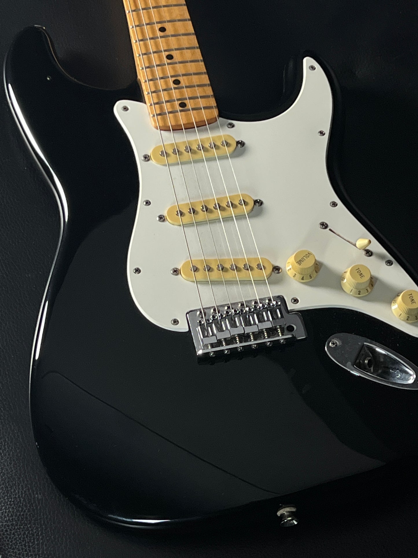Fender Stratocaster MIM 1994-95 Squier Series Black (PRE-OWNED)