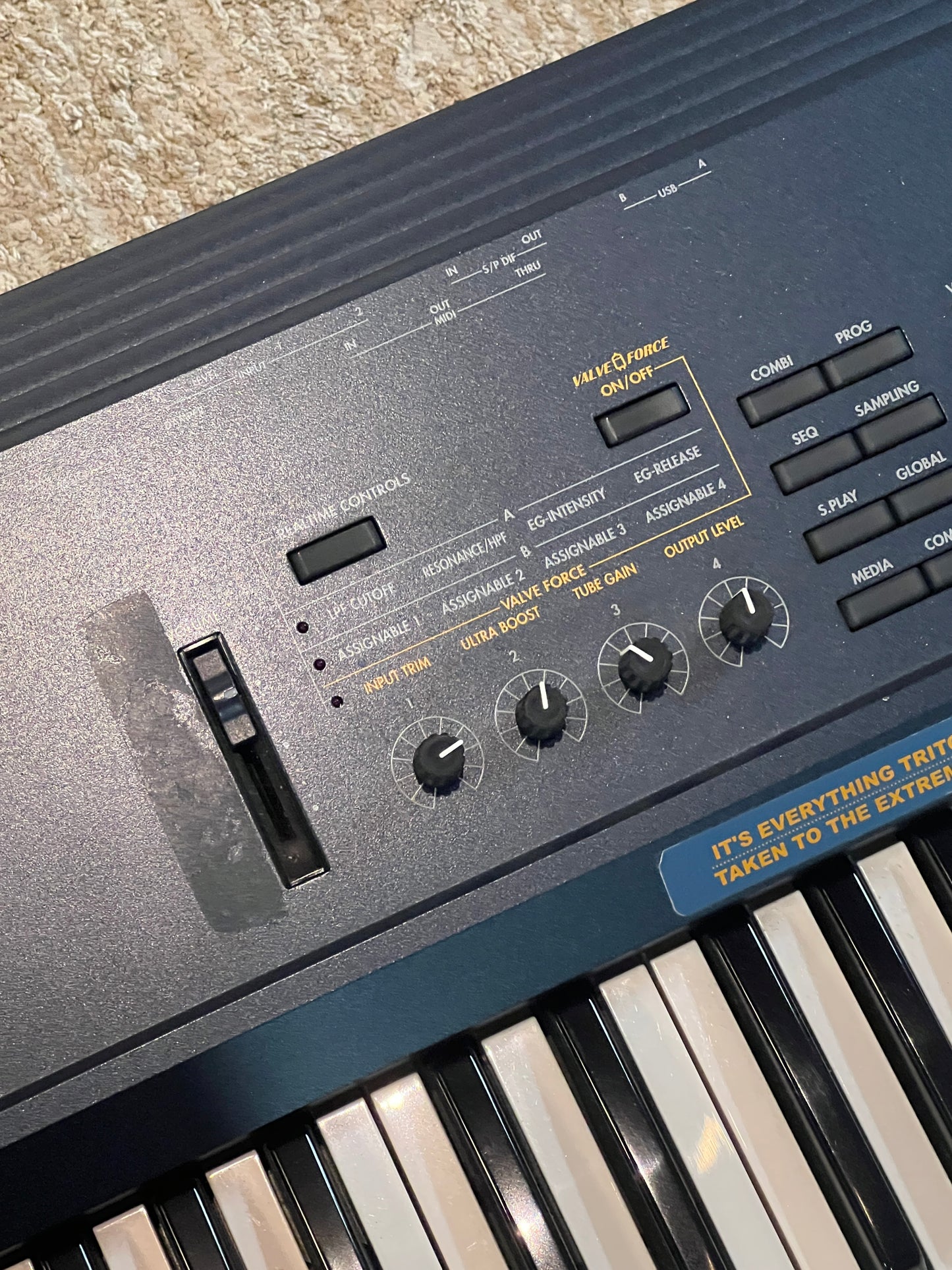 Korg Triton Extreme 72-Key (PRE-OWNED)