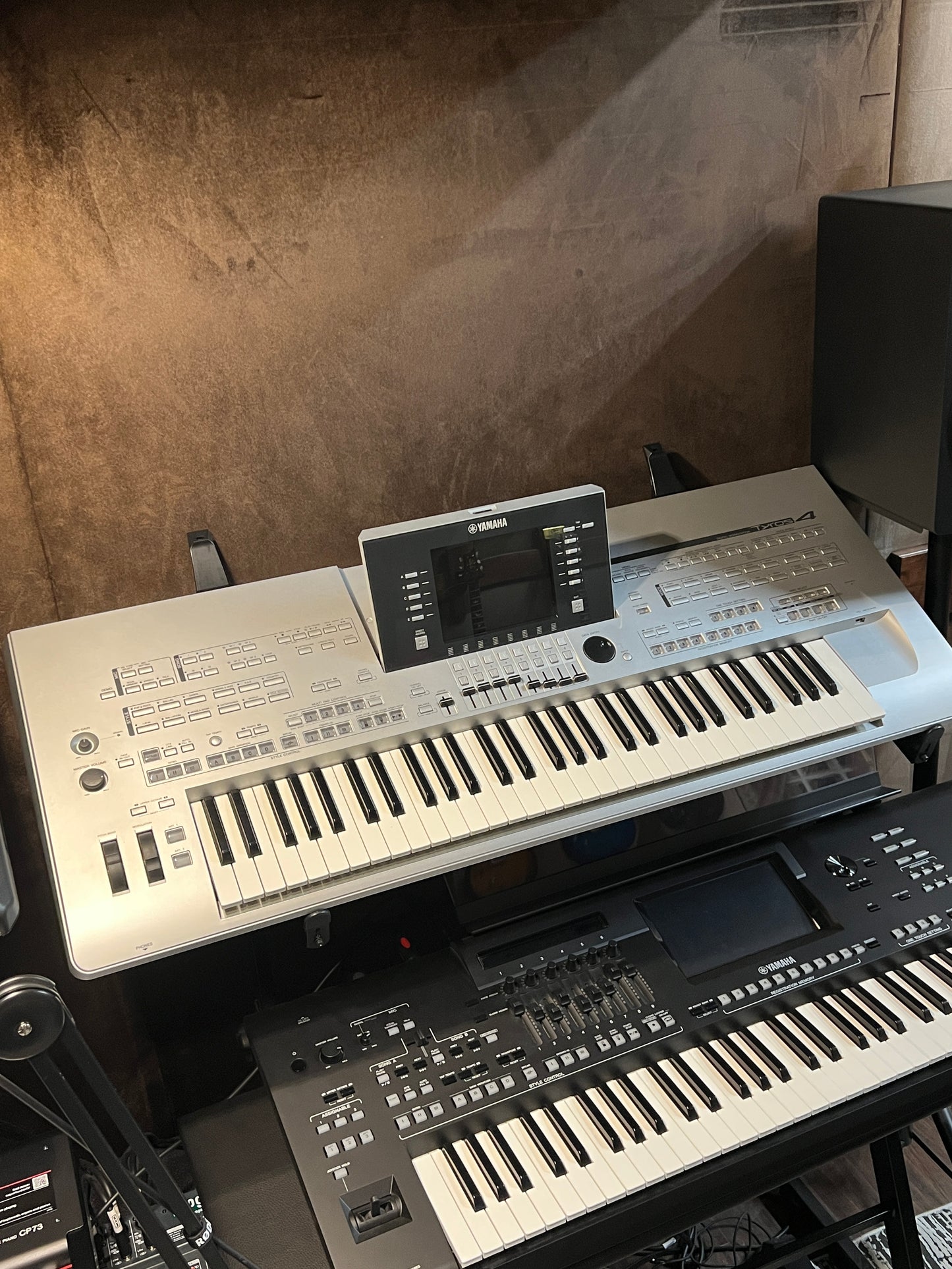 Yamaha Tyros 4 (PRE-OWNED)