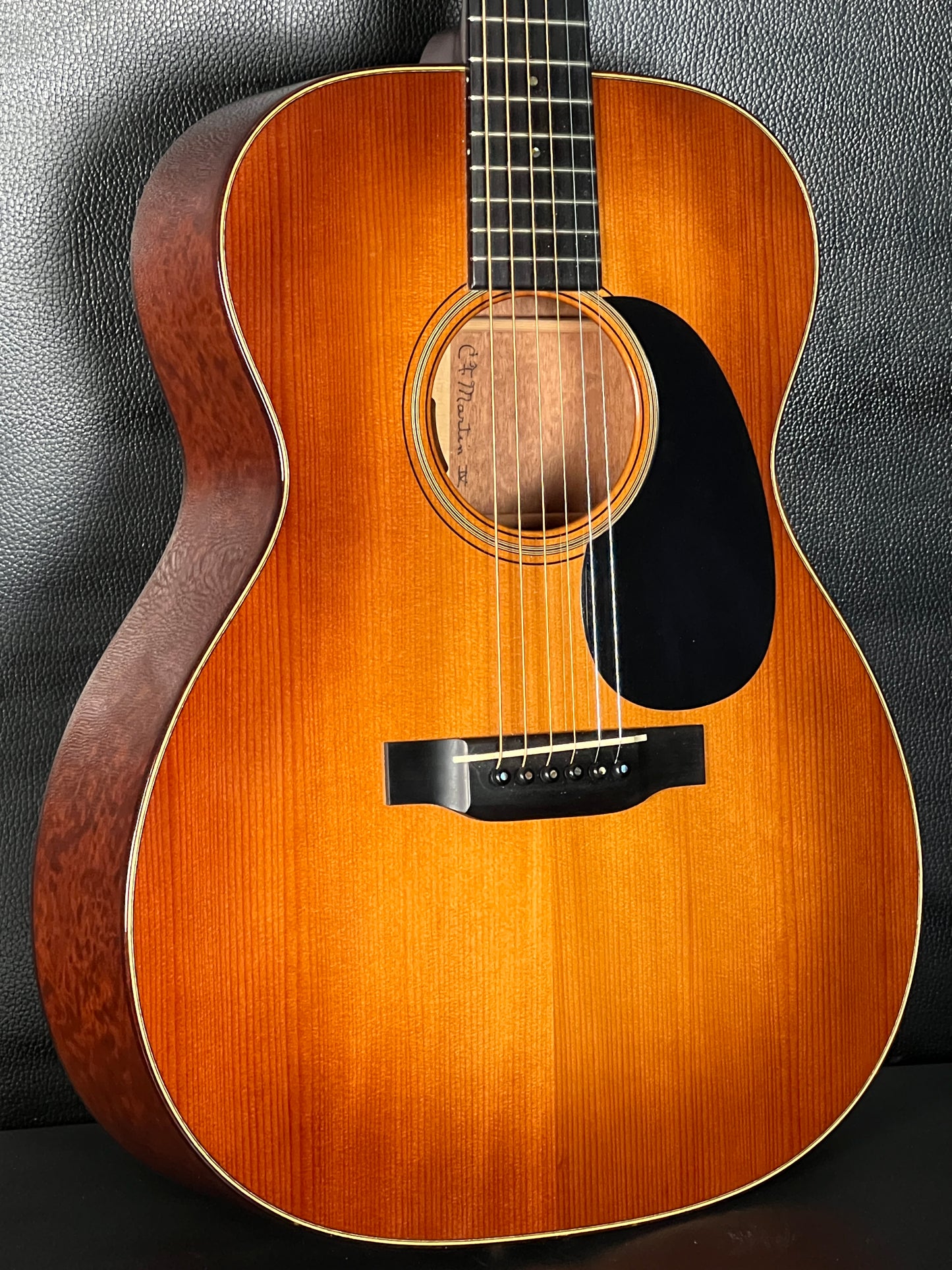 Martin Custom Shop 000-18 Sunburst 2012 (PRE-OWNED)