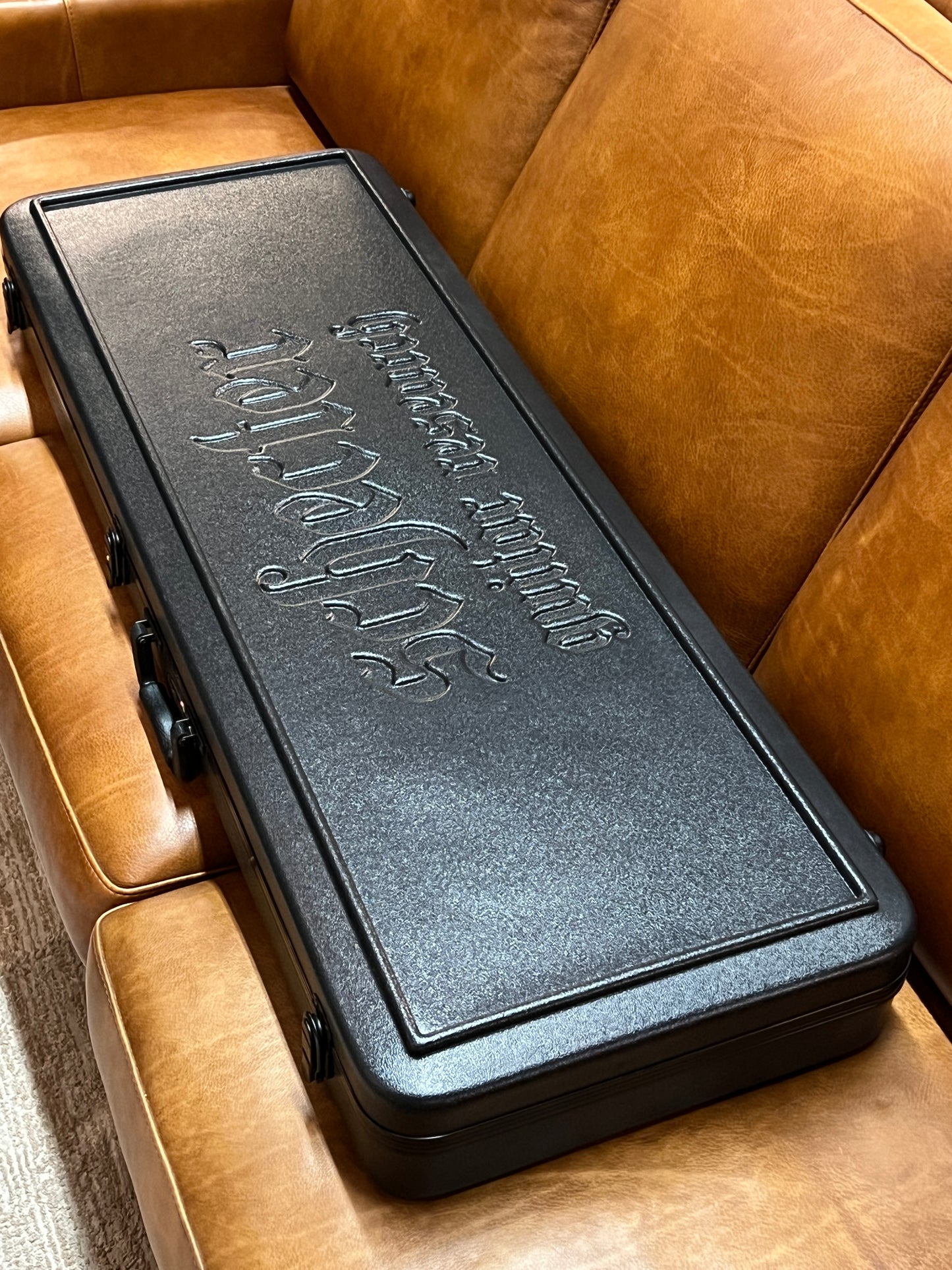 Schecter SGR-Universal Guitar Hardshell Case PE Black (PRE-OWNED)