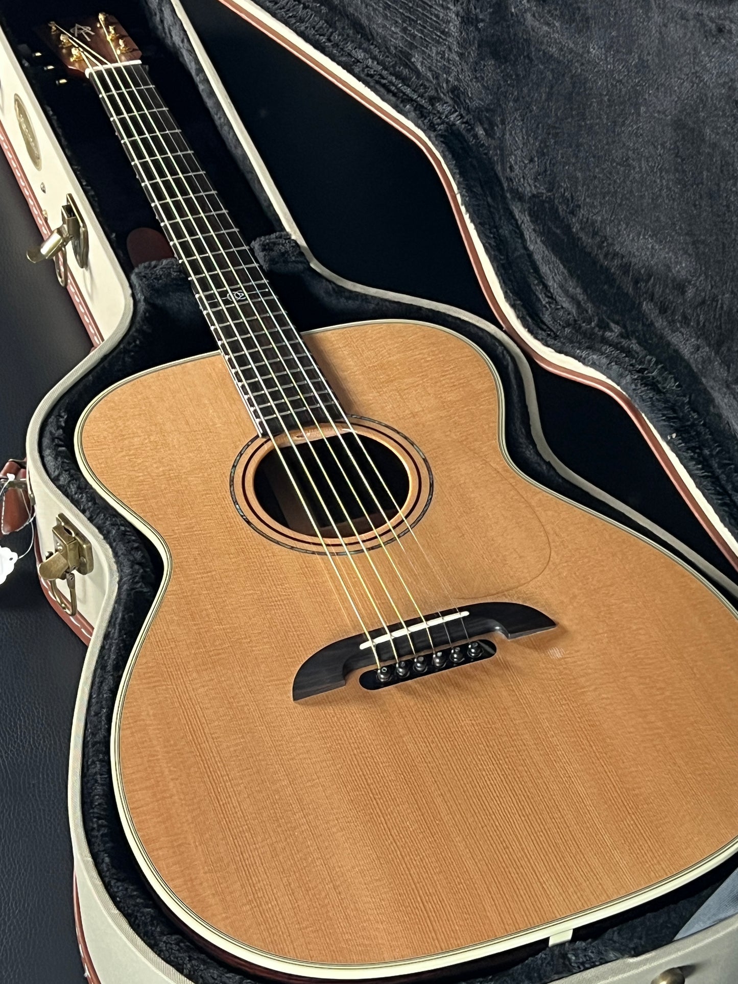 Alvarez FYM70 Masterworks (PRE-OWNED)