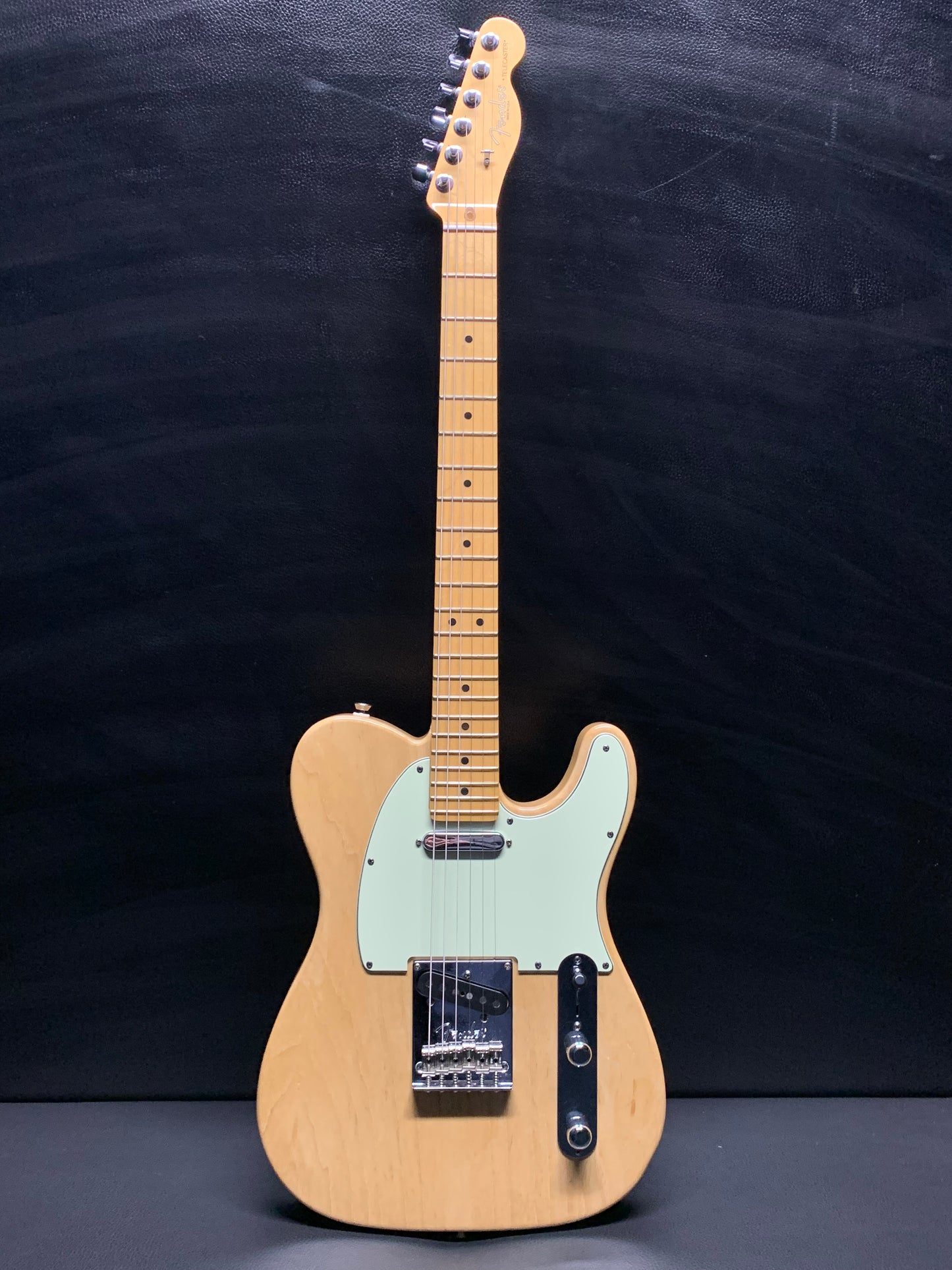 Fender American Standard Telecaster (PRE-OWNED)