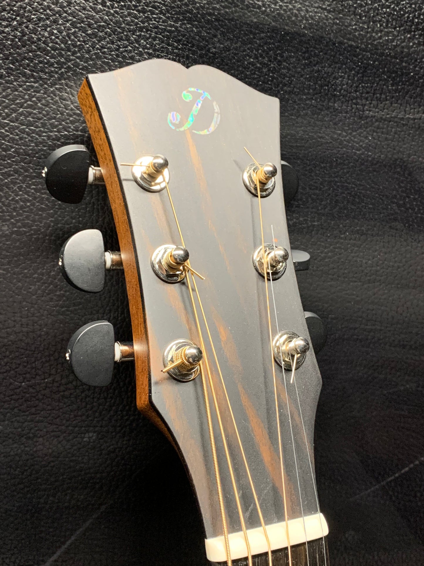 Dowina Mahogany Selection GAC (PRE-OWNED)