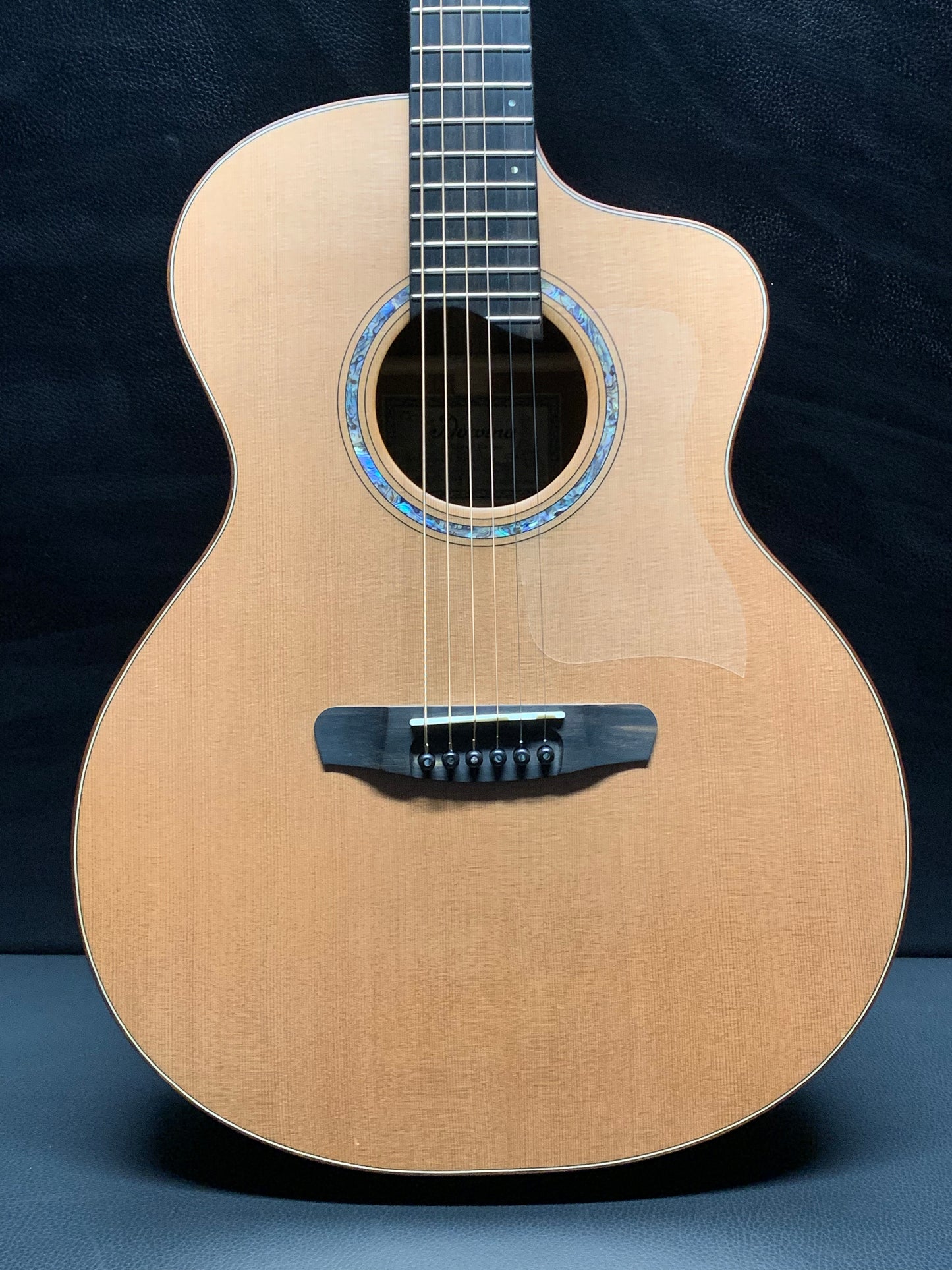 Dowina Mahogany Selection GAC (PRE-OWNED)