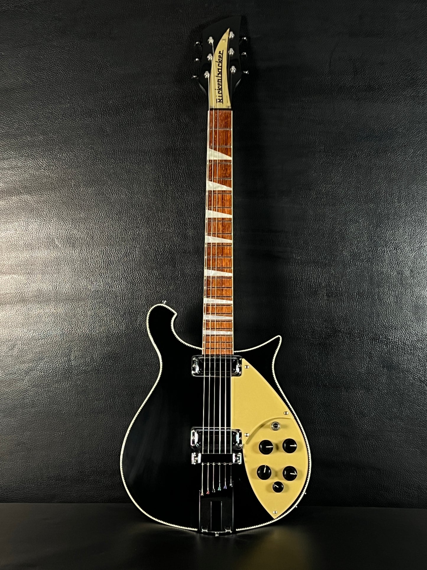 Rickenbacker 660 Jetglo 2008 (PRE-OWNED)