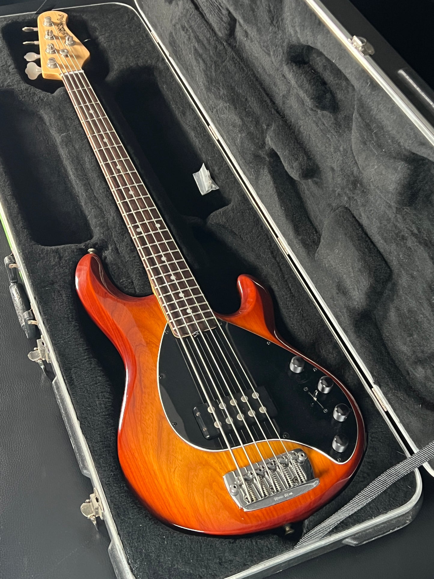 Ernie Ball Music Man StingRay 5 (PRE-OWNED)