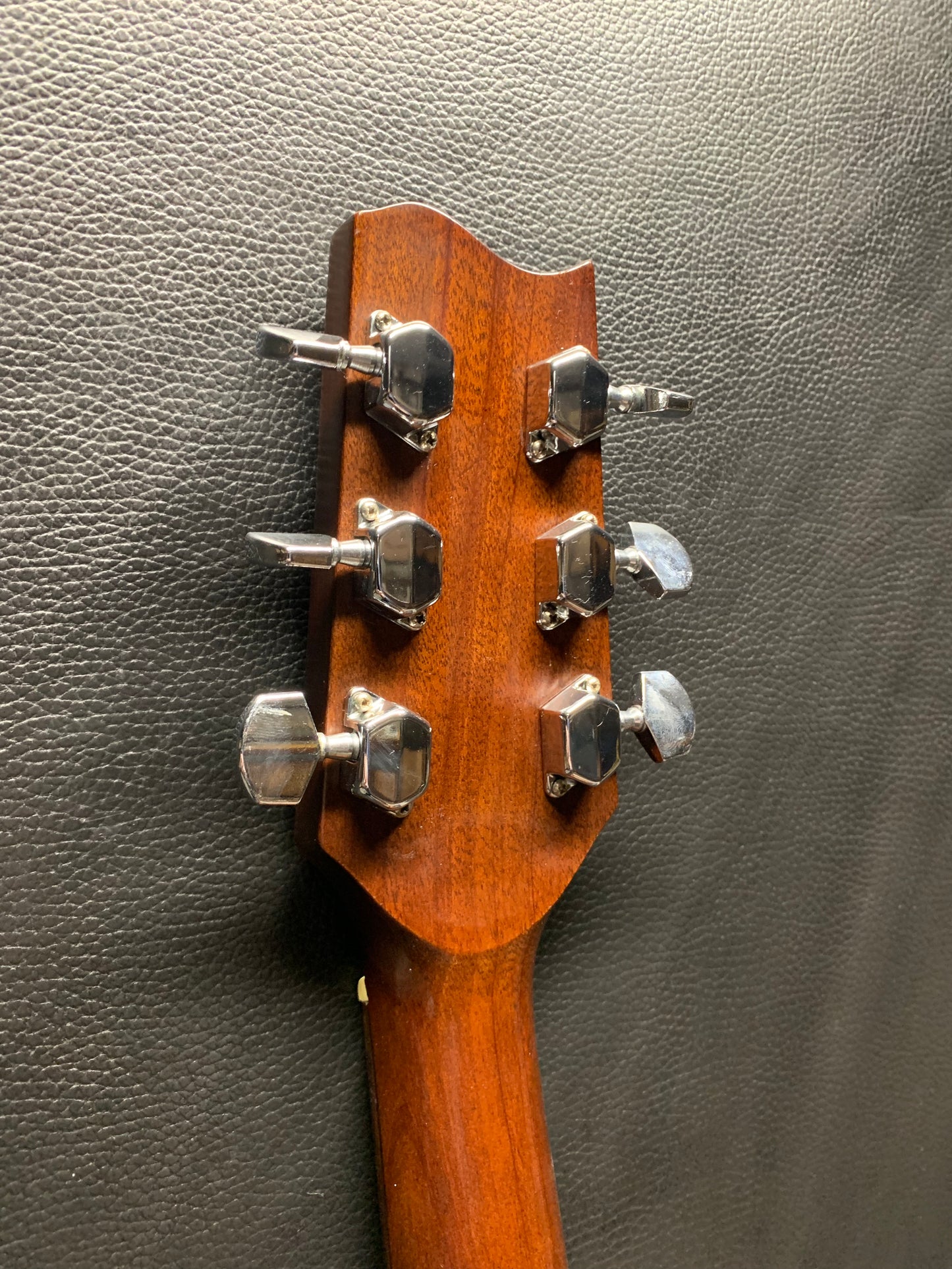 Fender f210 acoustic online guitar