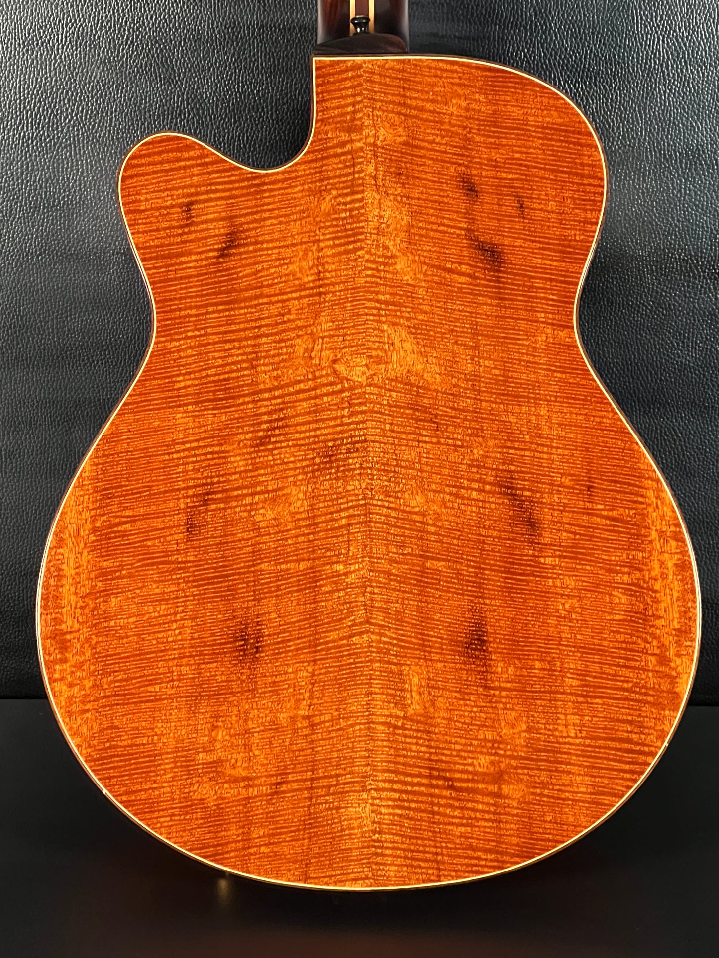 Sheldon Schwartz Oracle Redwood / Curly Mahogany (PRE-OWNED)