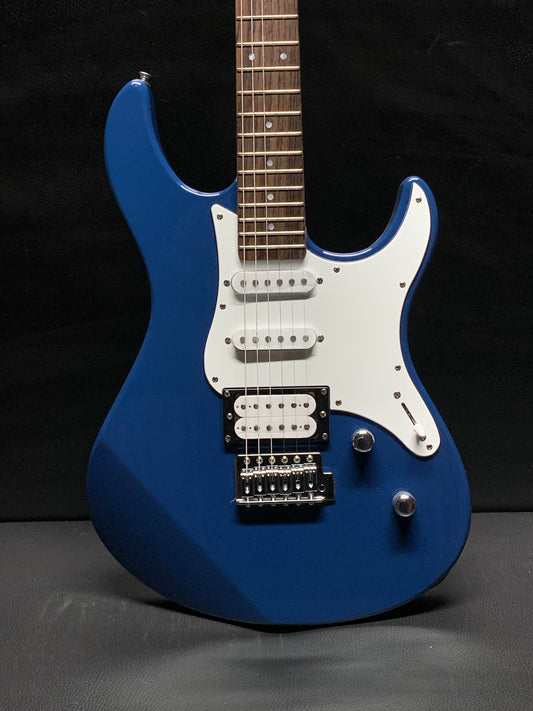 Yamaha Pacifica PAC112V United Blue Electric Guitar