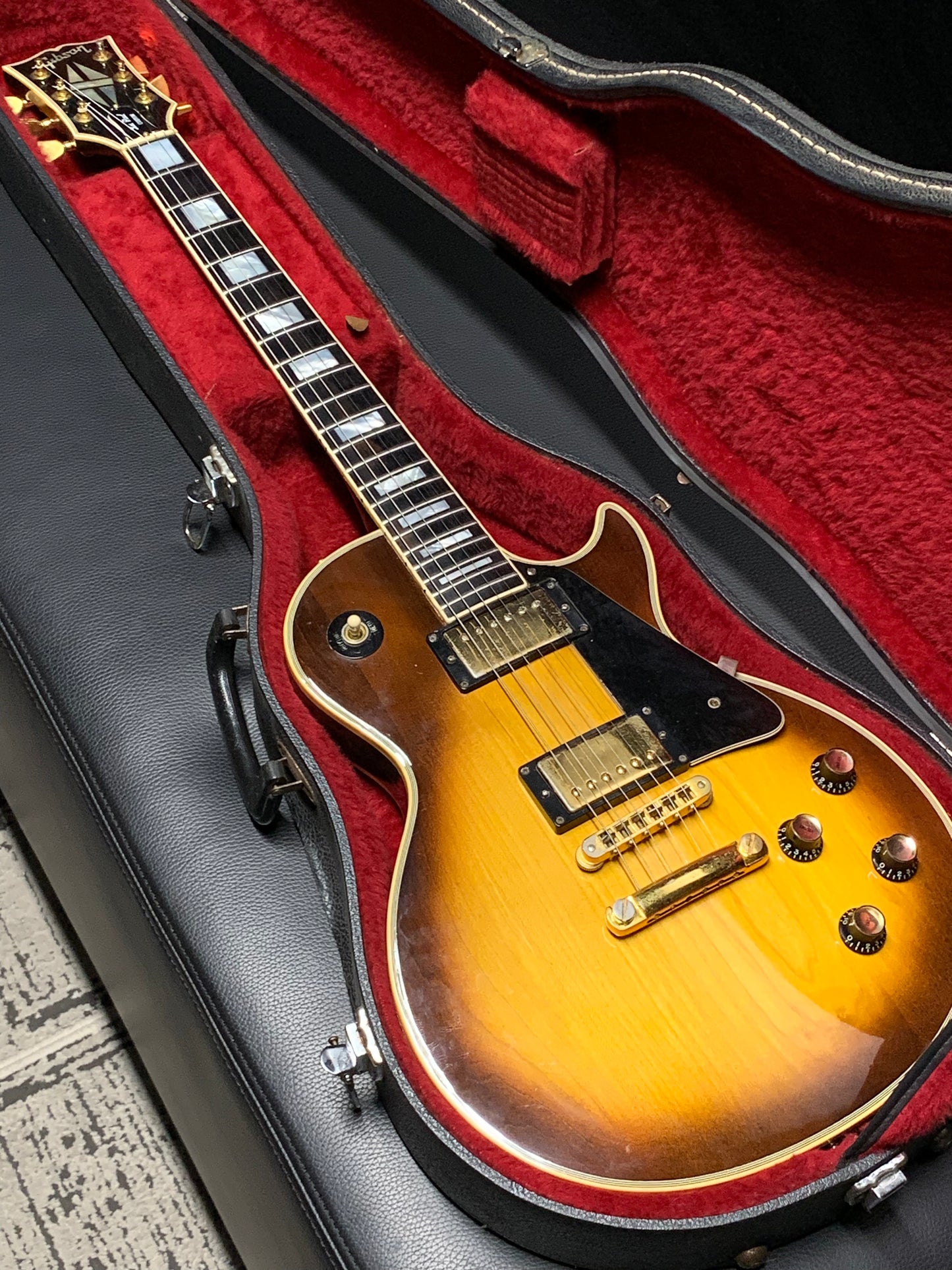 Gibson Les Paul Custom Player Edition Sunburst 76 (PRE-OWNED)