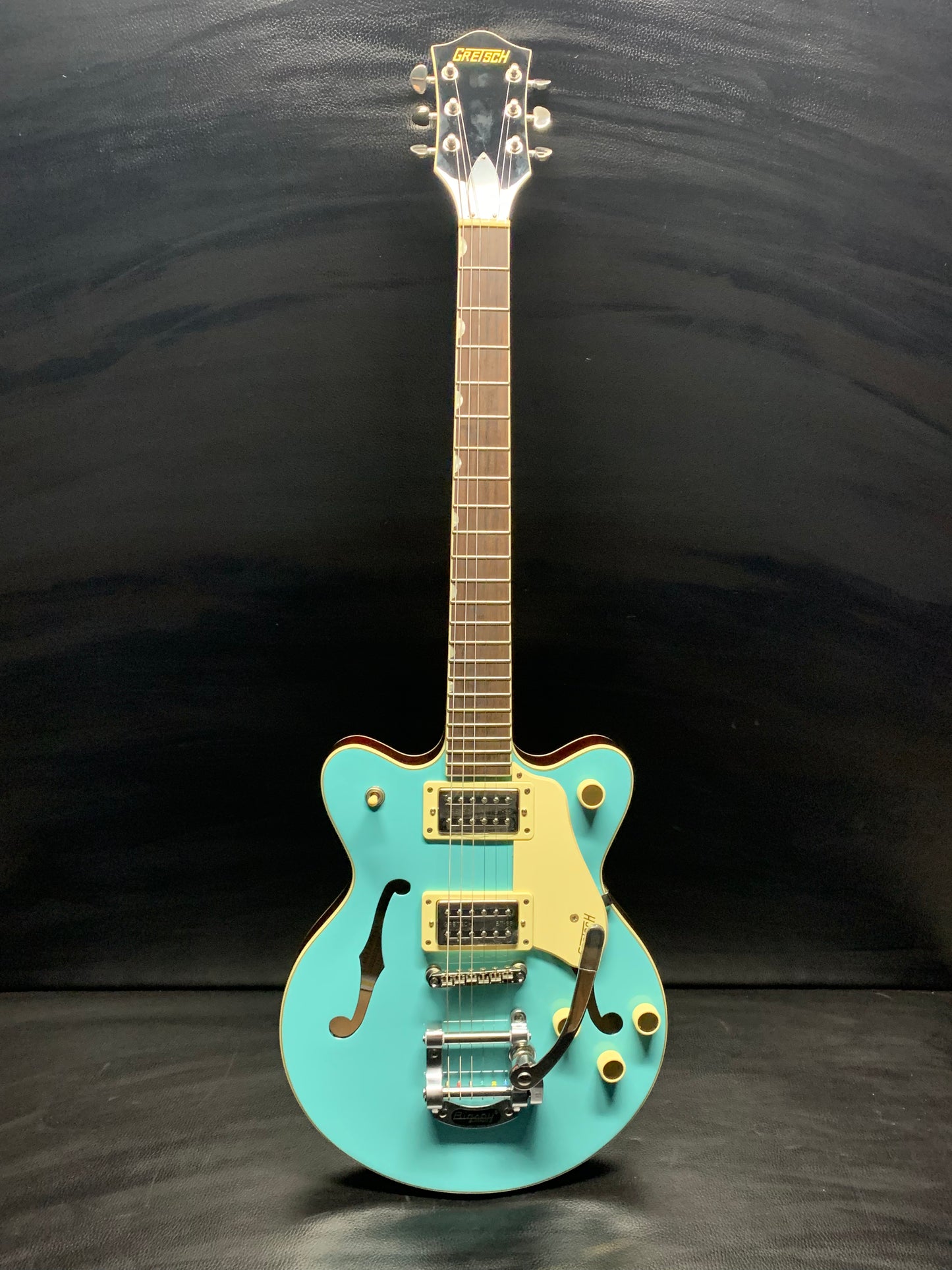 Gretsch G2655T Streamliner Center Block Jr. Double-Cut with Bigsby Tropico