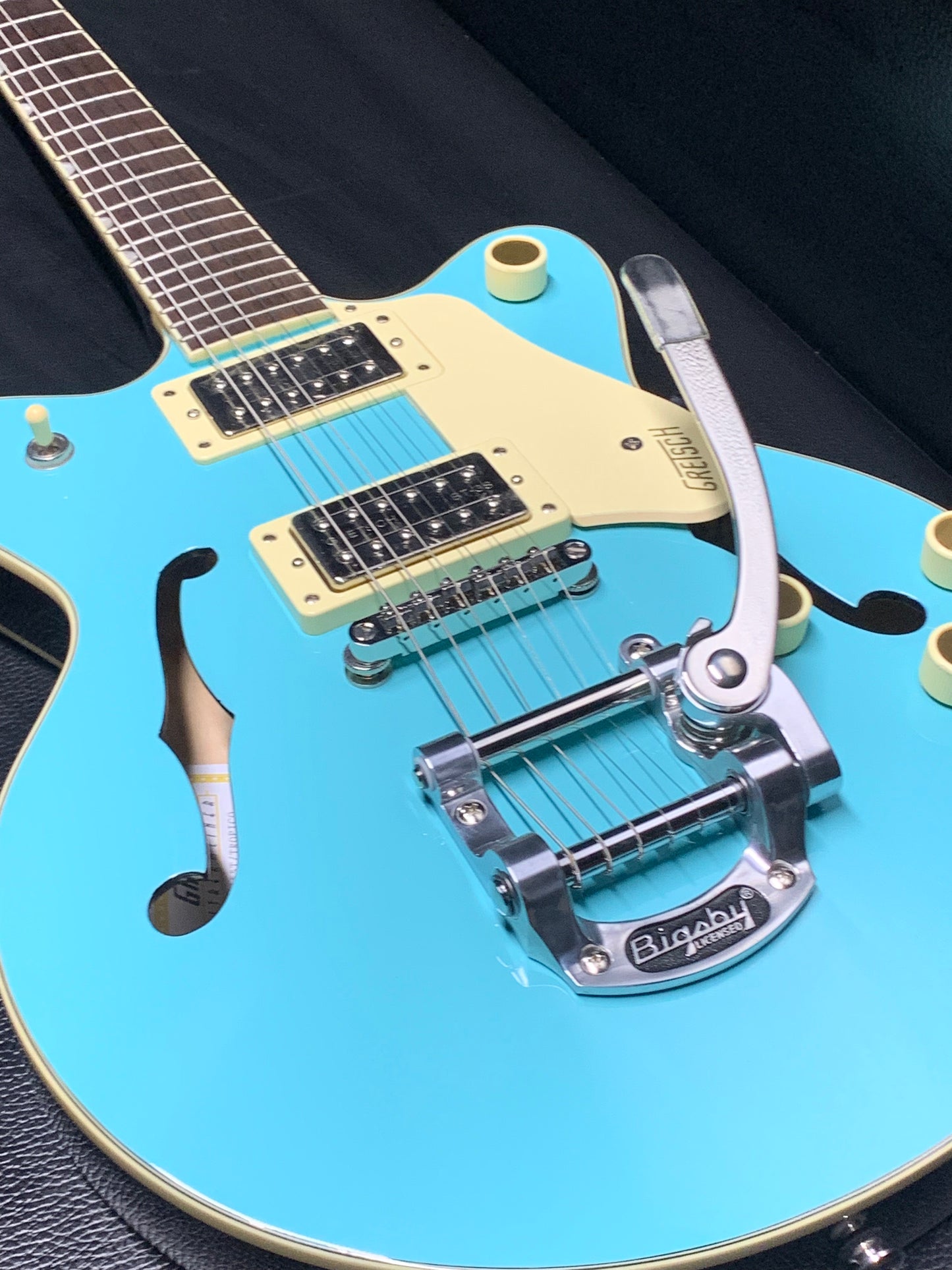 Gretsch G2655T Streamliner Center Block Jr. Double-Cut with Bigsby Tropico