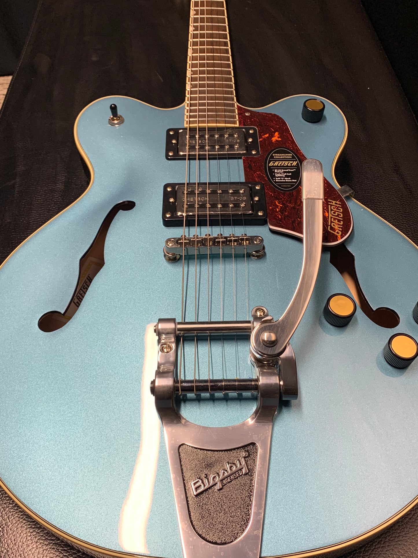 Gretsch G2622T Streamliner Center Block Double-Cut with Bigsby, Broad’Tron BT-3S Pickups, Arctic Blue