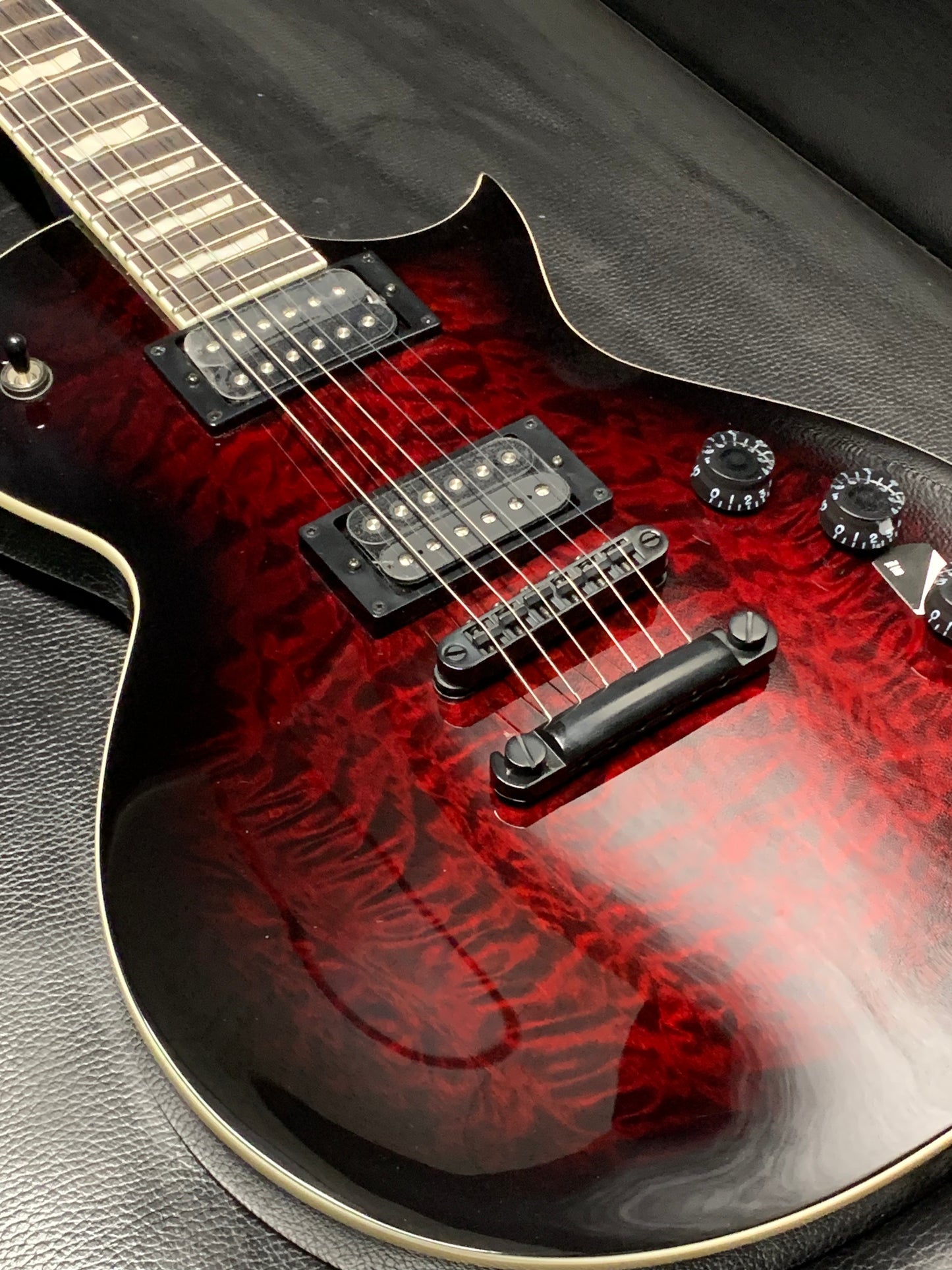 ESP LTD EC-256QM Quilted Maple Black Cherry Sunburst