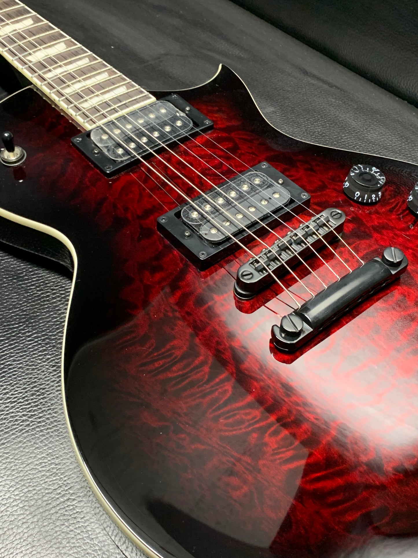 ESP LTD EC-256QM Quilted Maple Black Cherry Sunburst