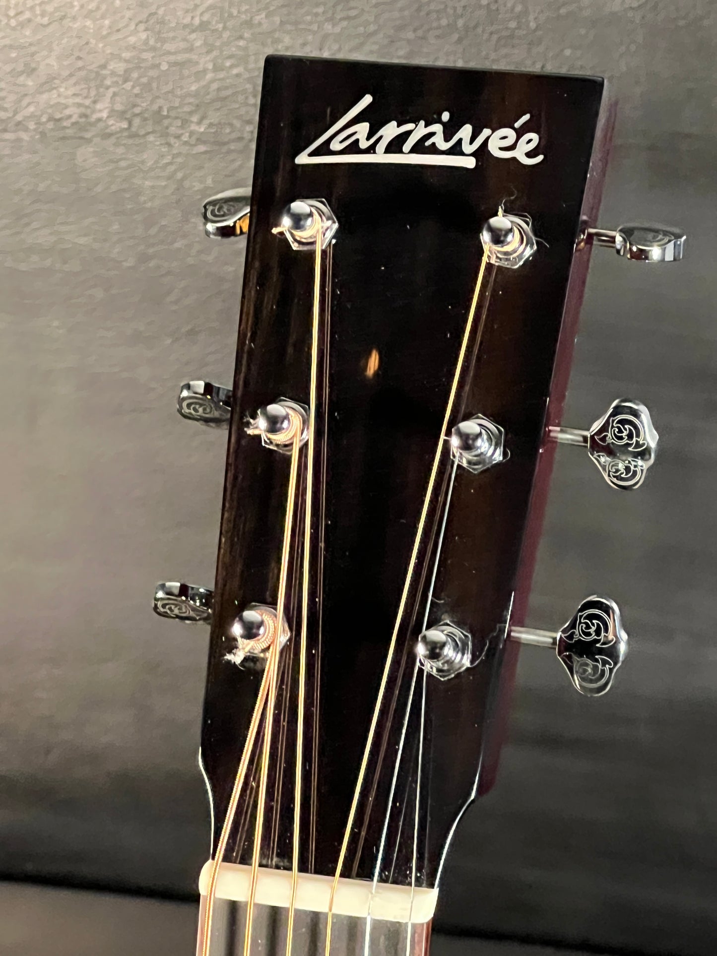 Larrivée OMV44 Silver Oak Custom Left-Handed #142844