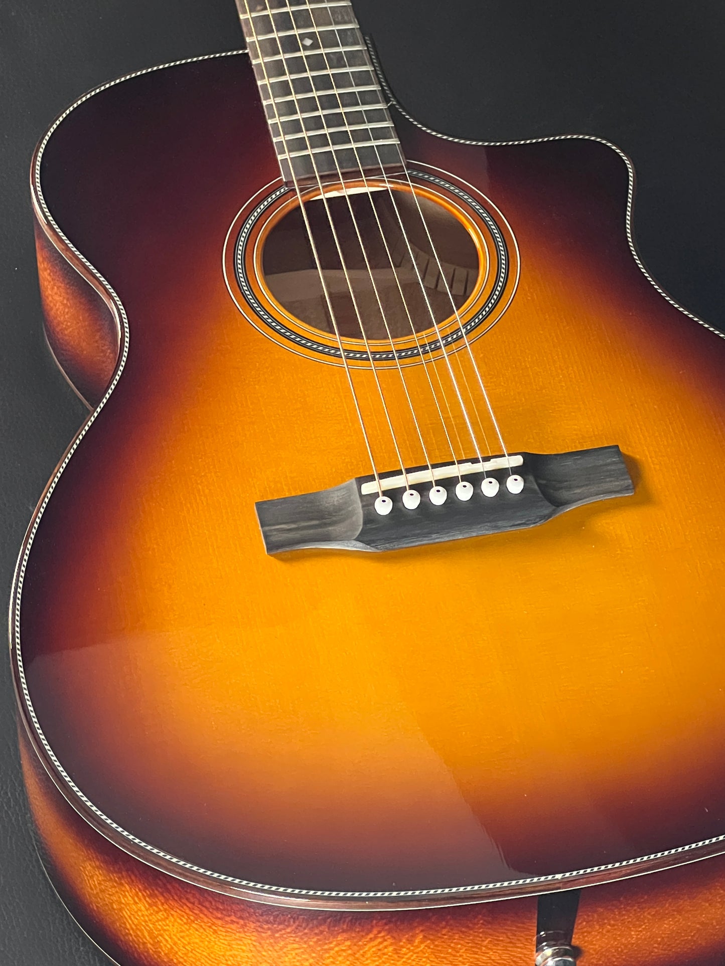 Larrivée OMV44 Silver Oak Custom Left-Handed #142844
