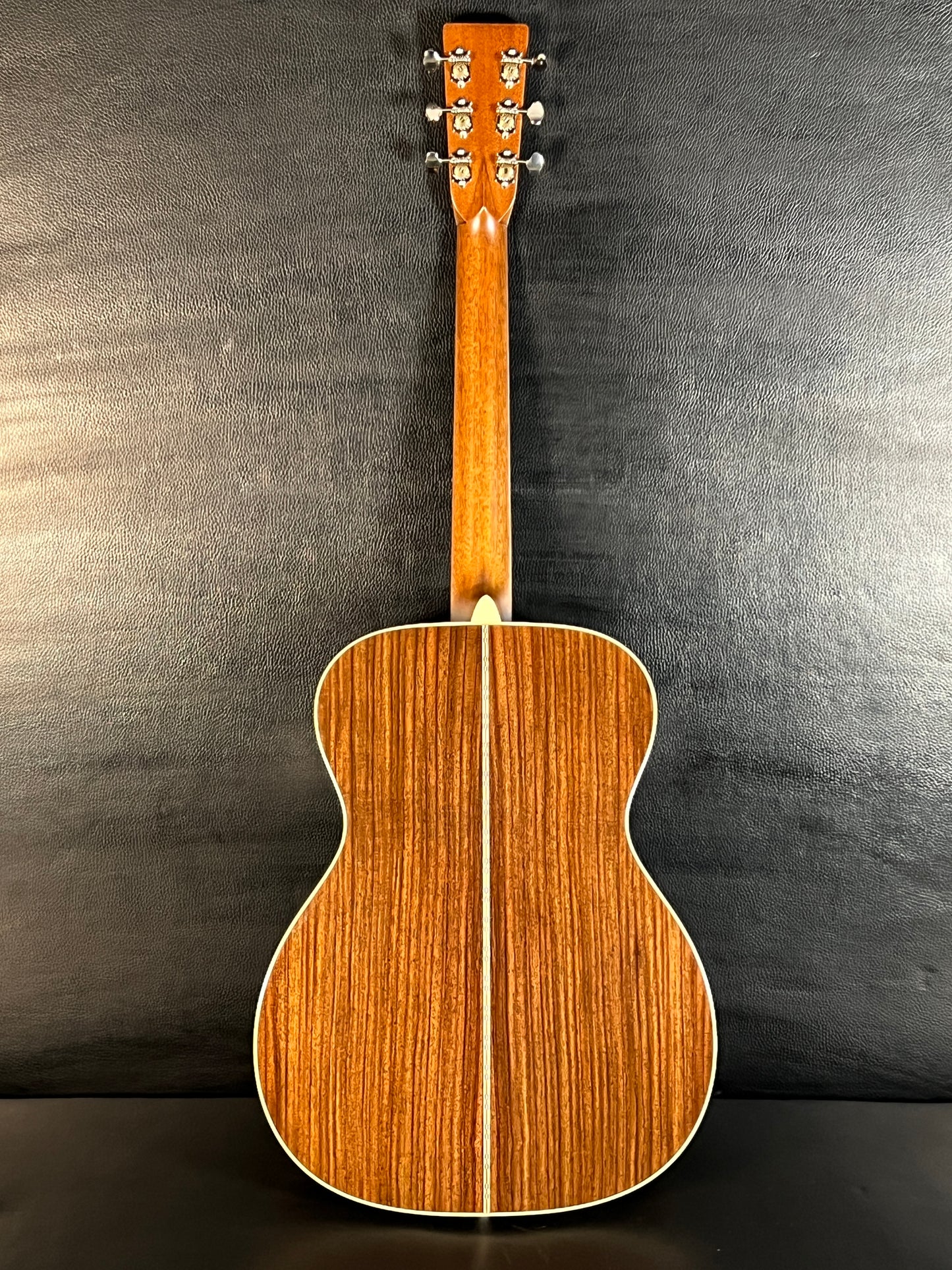 Martin 000-28 Sunburst 2025 (PRE-OWNED)