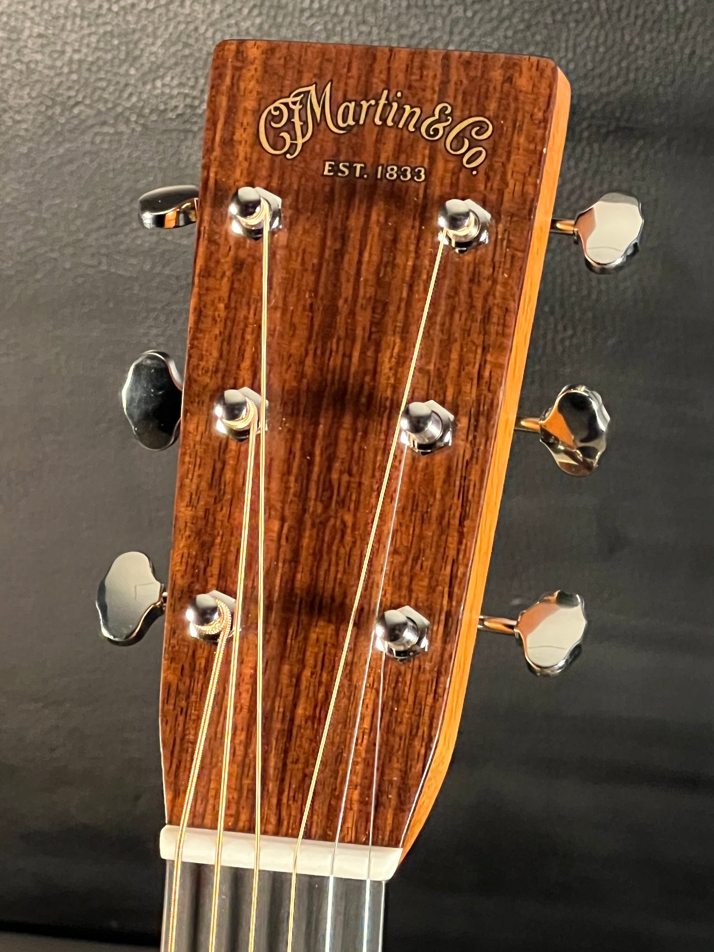 Martin 000-28 Sunburst 2025 (PRE-OWNED)