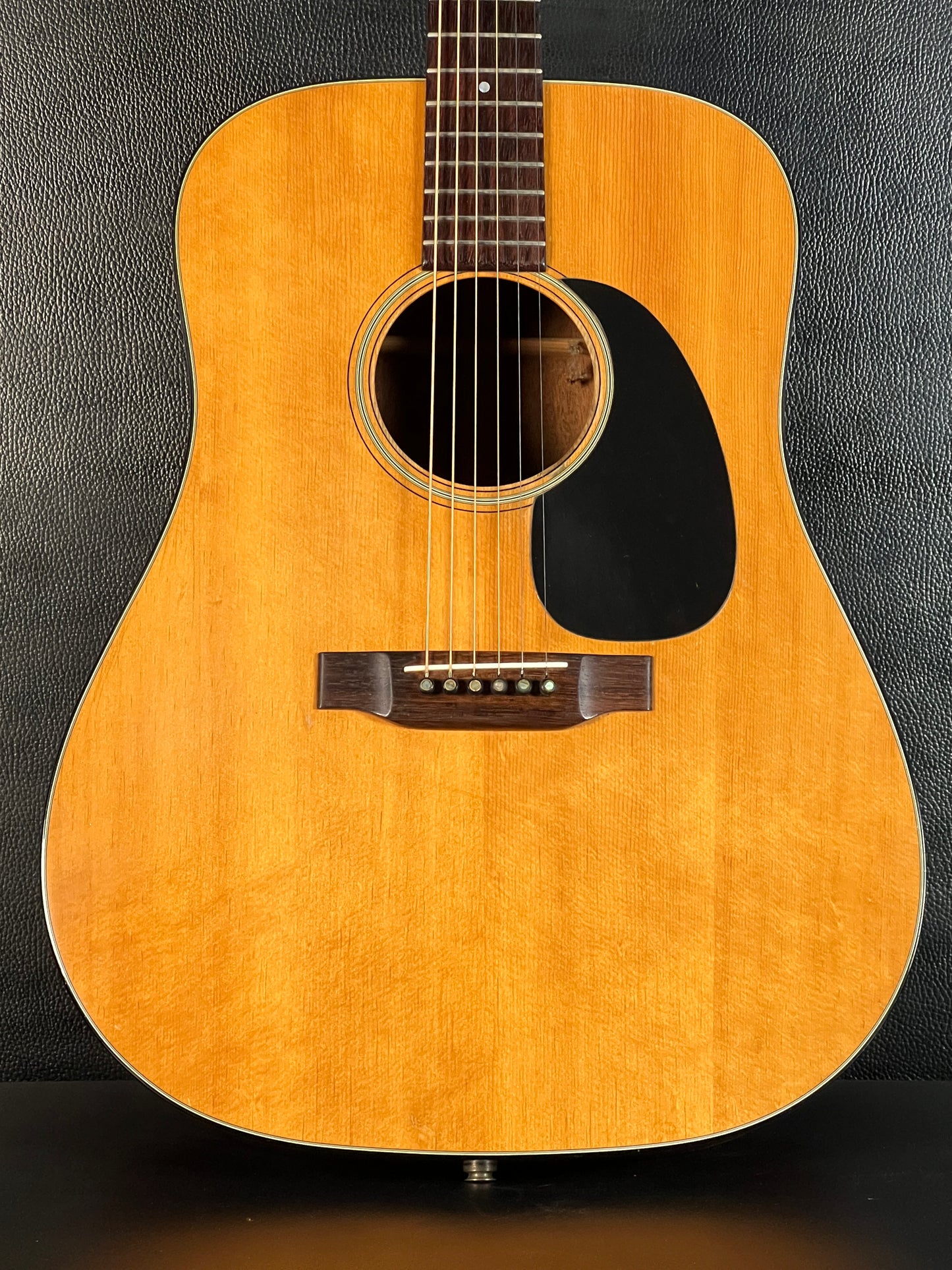 Martin D-18 1971 w/ K&K (PRE-OWNED)