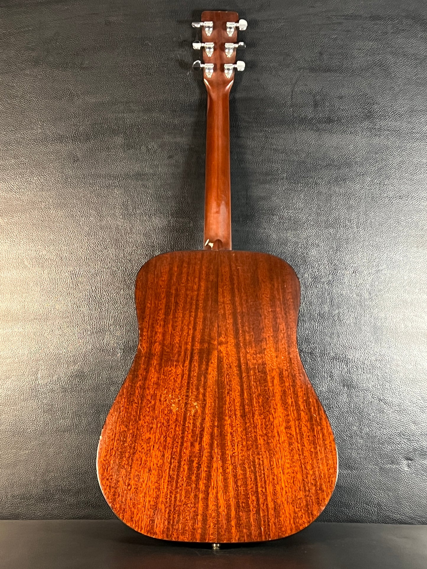 Martin D-18 1971 w/ K&K (PRE-OWNED)
