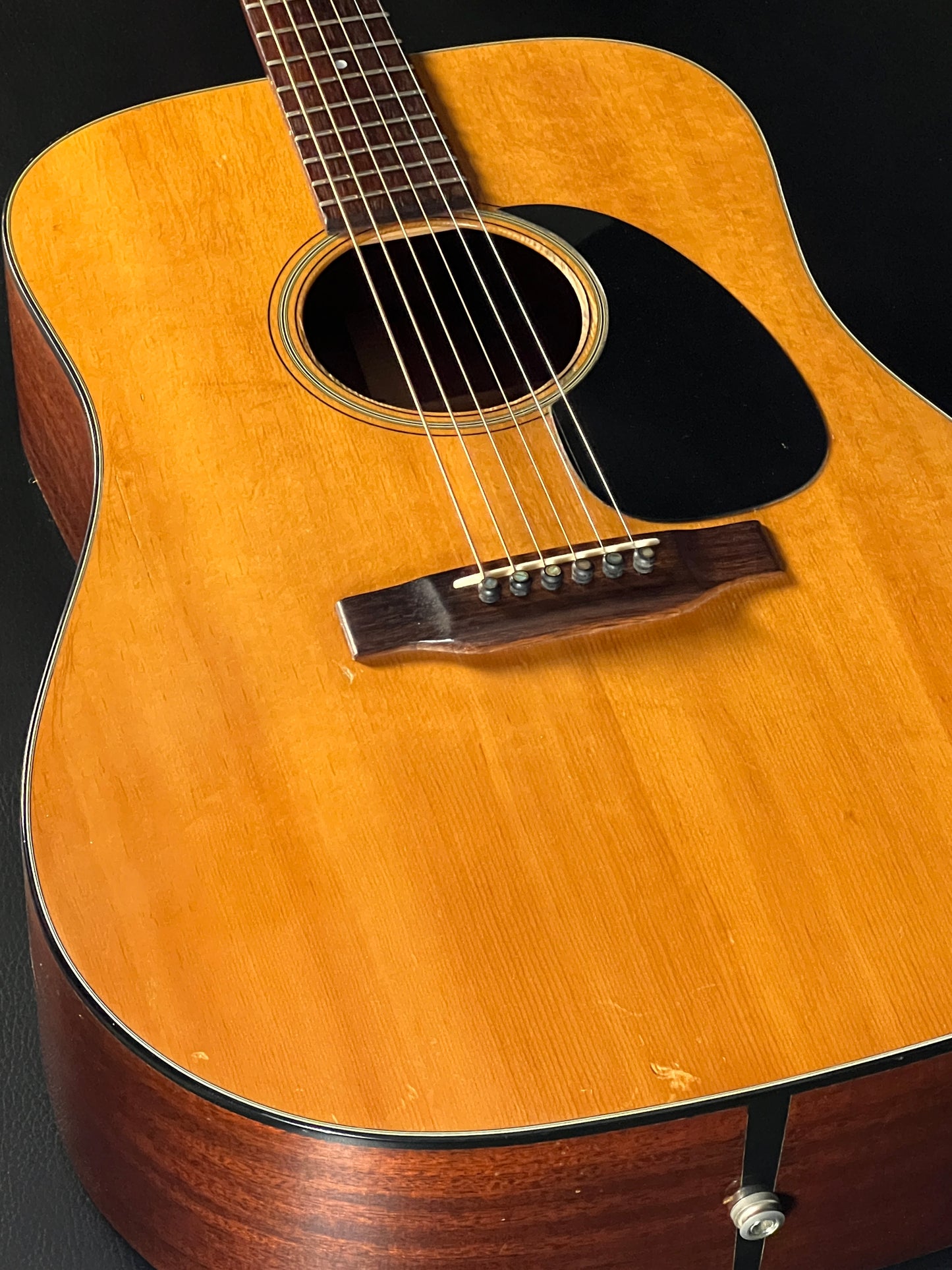 Martin D-18 1971 w/ K&K (PRE-OWNED)