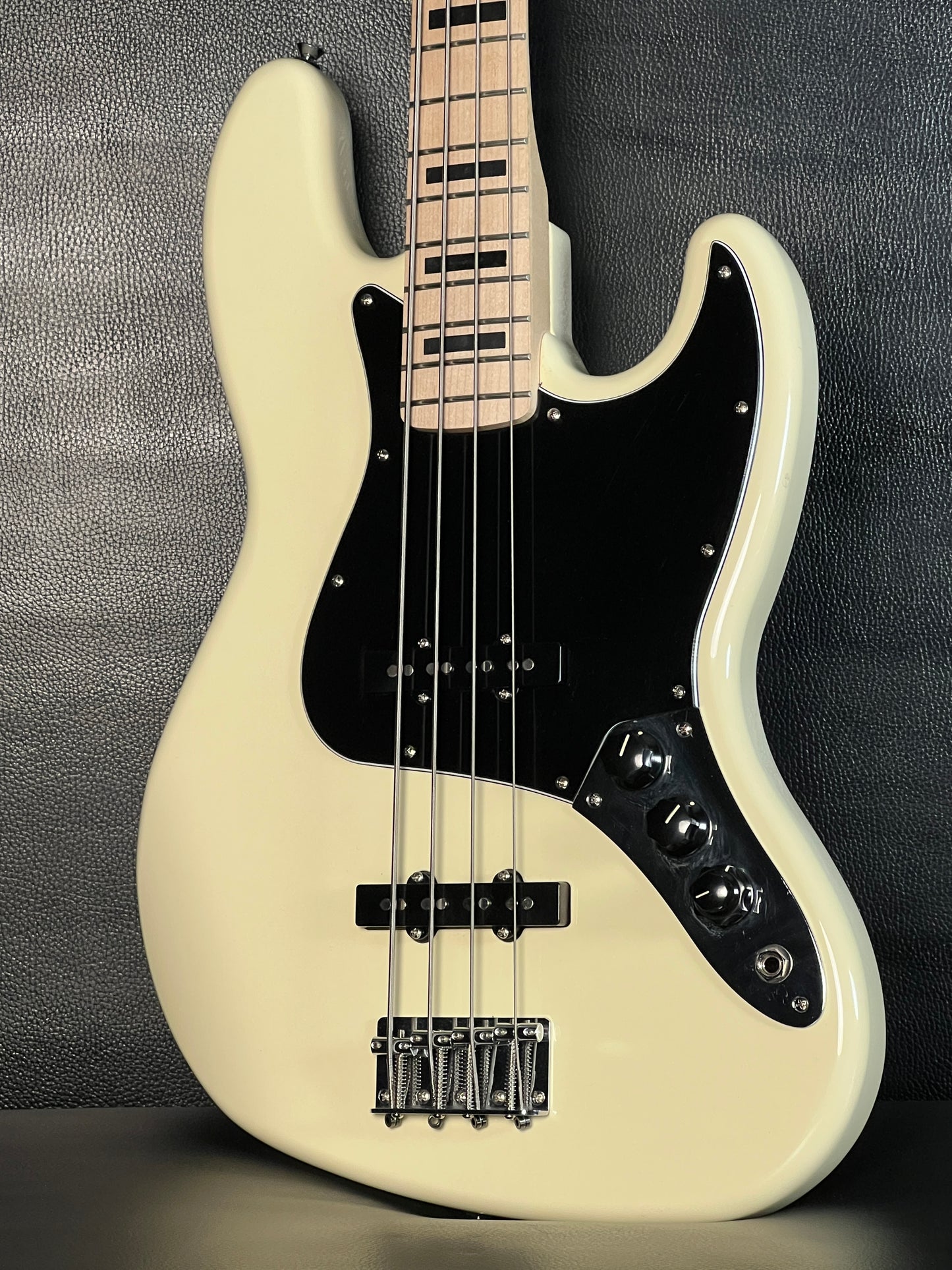 Squier Jazz Bass 2025 (PRE-OWNED)