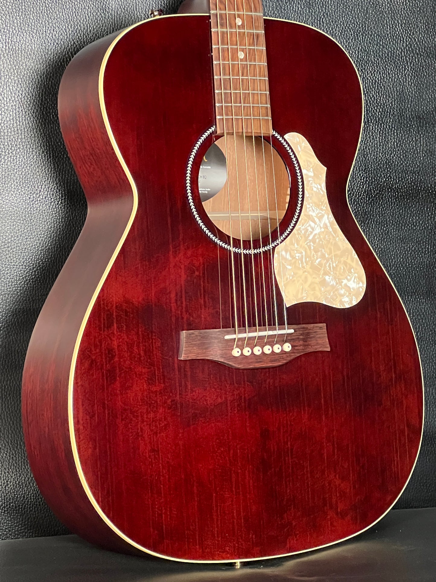 Seagull M6 LTD Ruby Red Concert Hall EQ