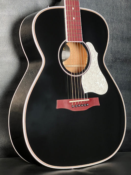 Seagull Artist Tuxedo Black Anthem EQ w/ Gig Bag