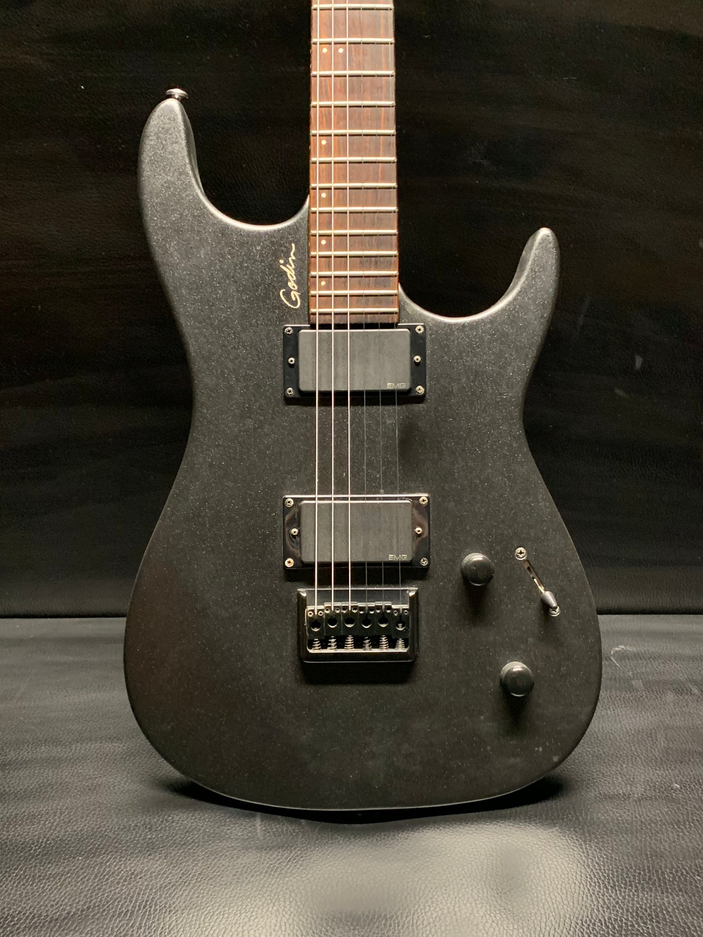 Godin Freeway EMG (PRE-OWNED)