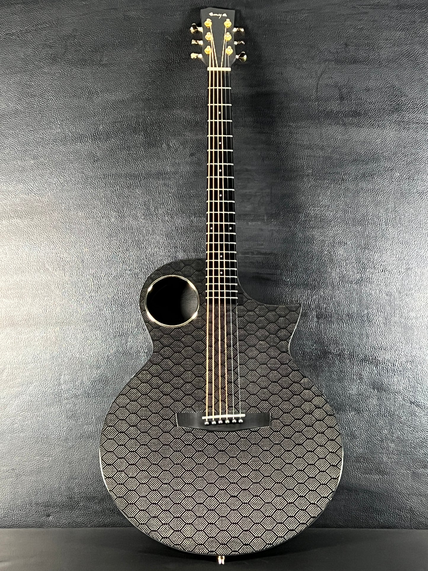 Enya EA-X4 PRO Carbon Fiber (PRE-OWNED)