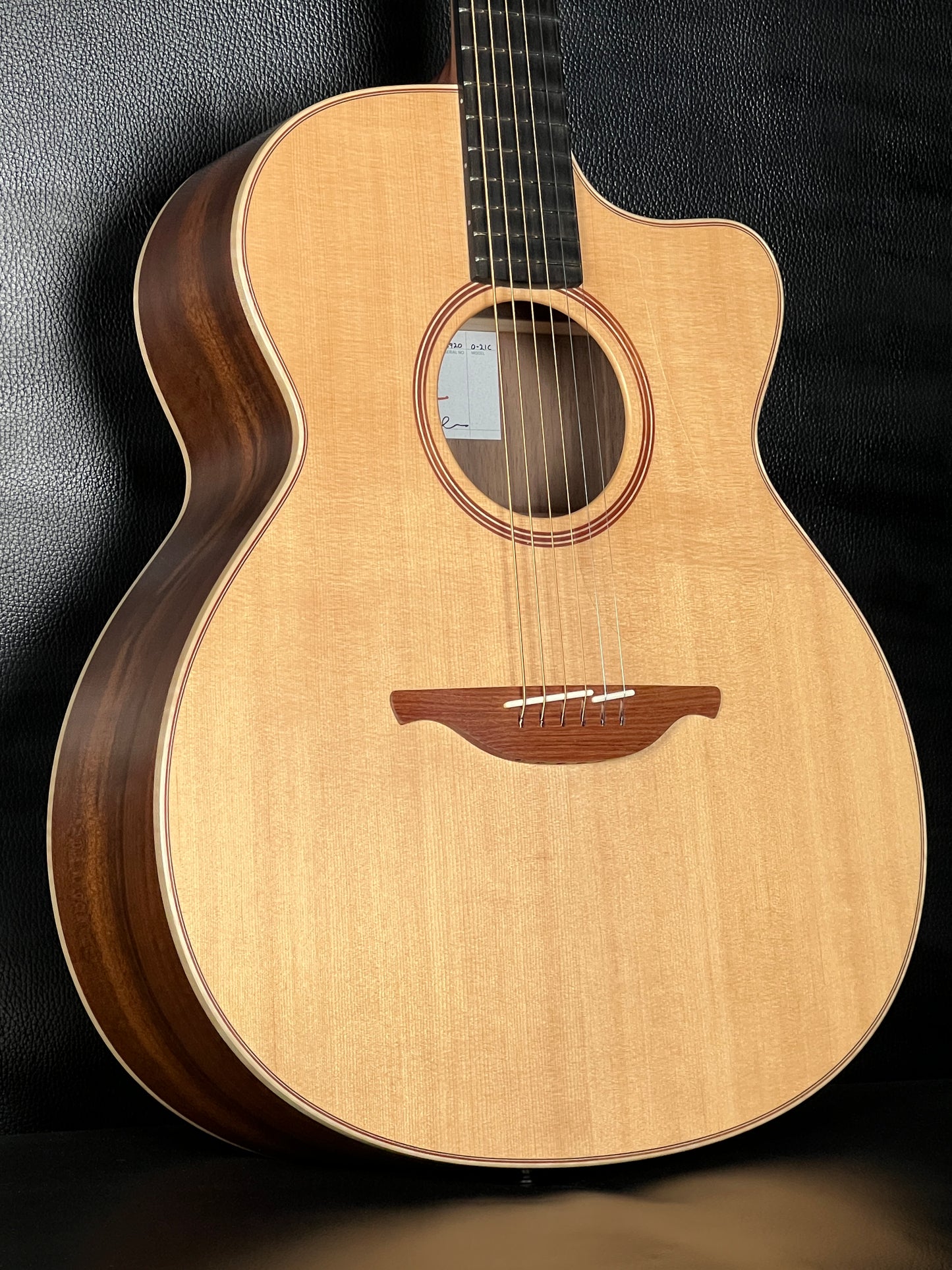 Lowden O-21C Cutaway (PRE-OWNED)