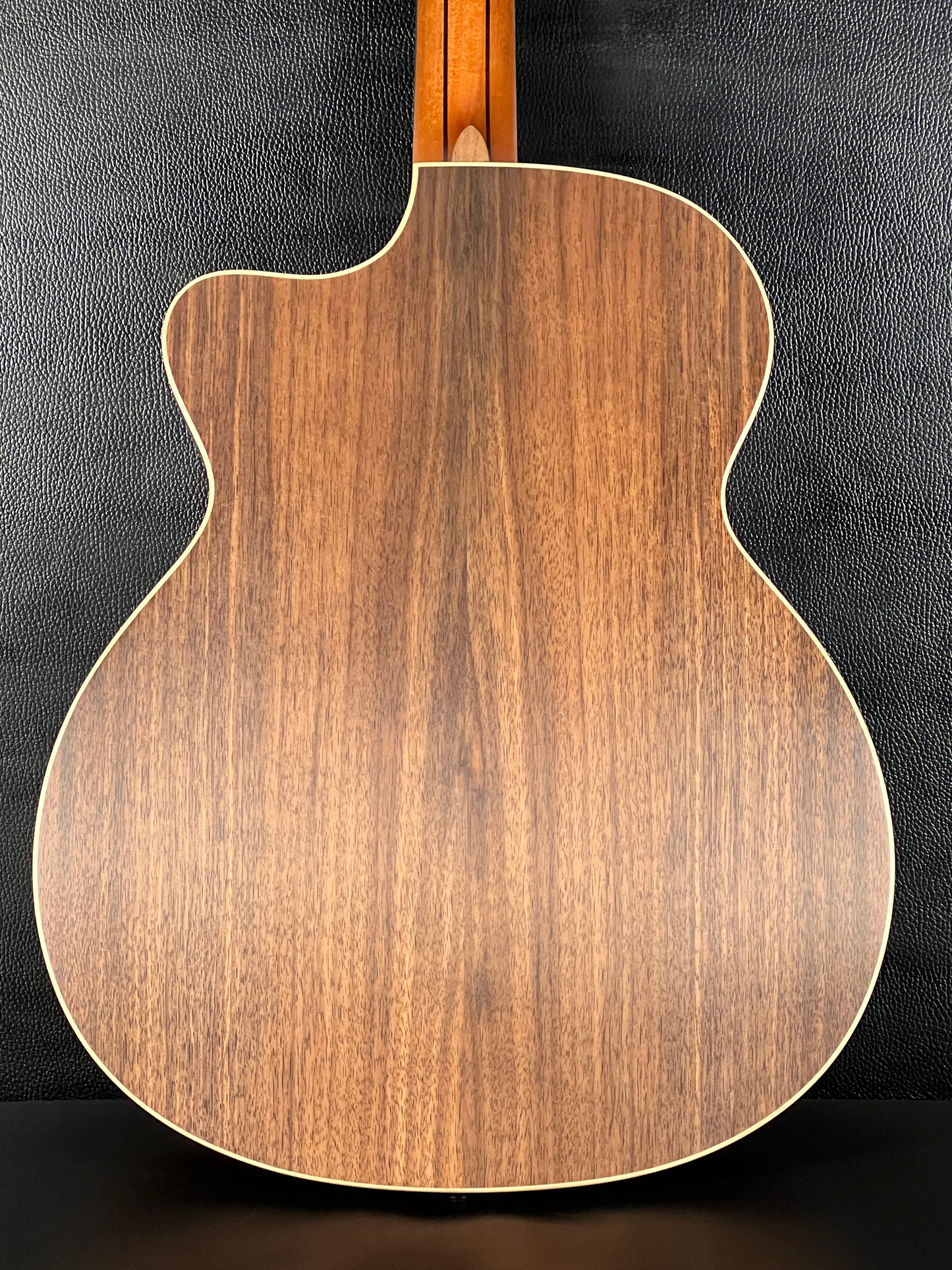 Lowden O-21C Cutaway (PRE-OWNED)
