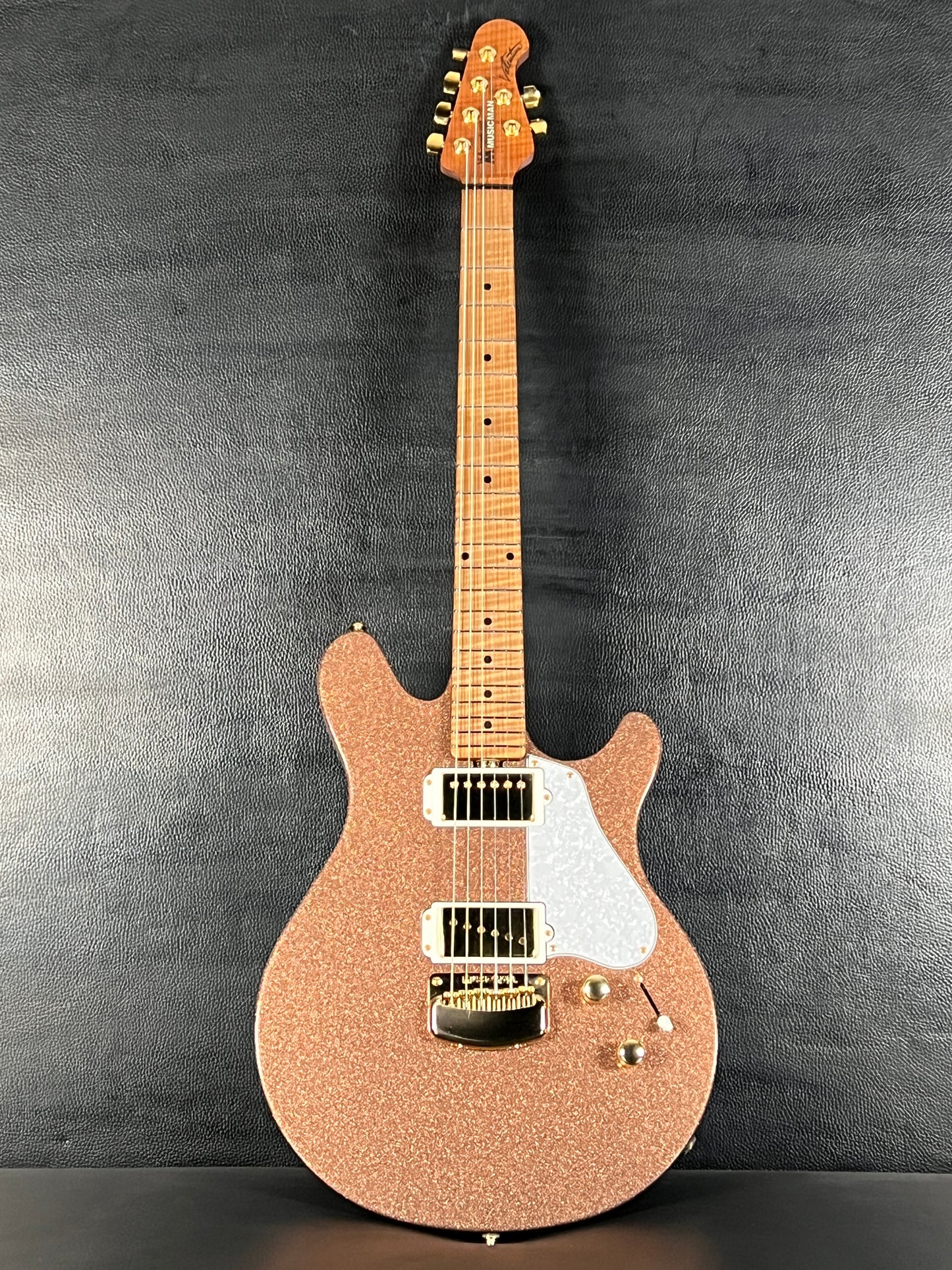 Ernie Ball Music Man (PRE-OWNED)