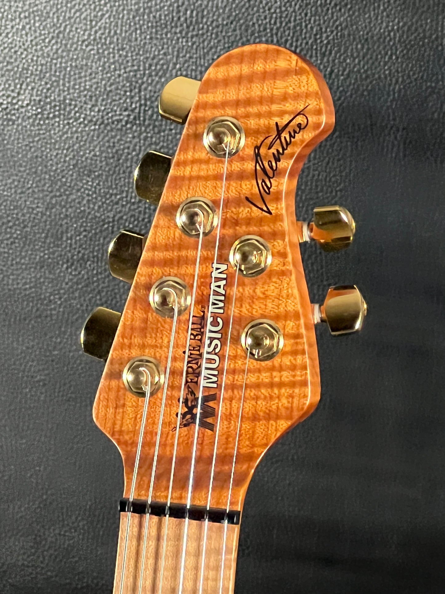 Ernie Ball Music Man (PRE-OWNED)