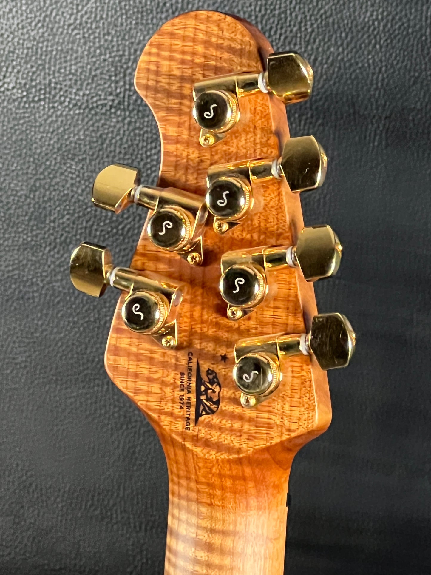 Ernie Ball Music Man (PRE-OWNED)