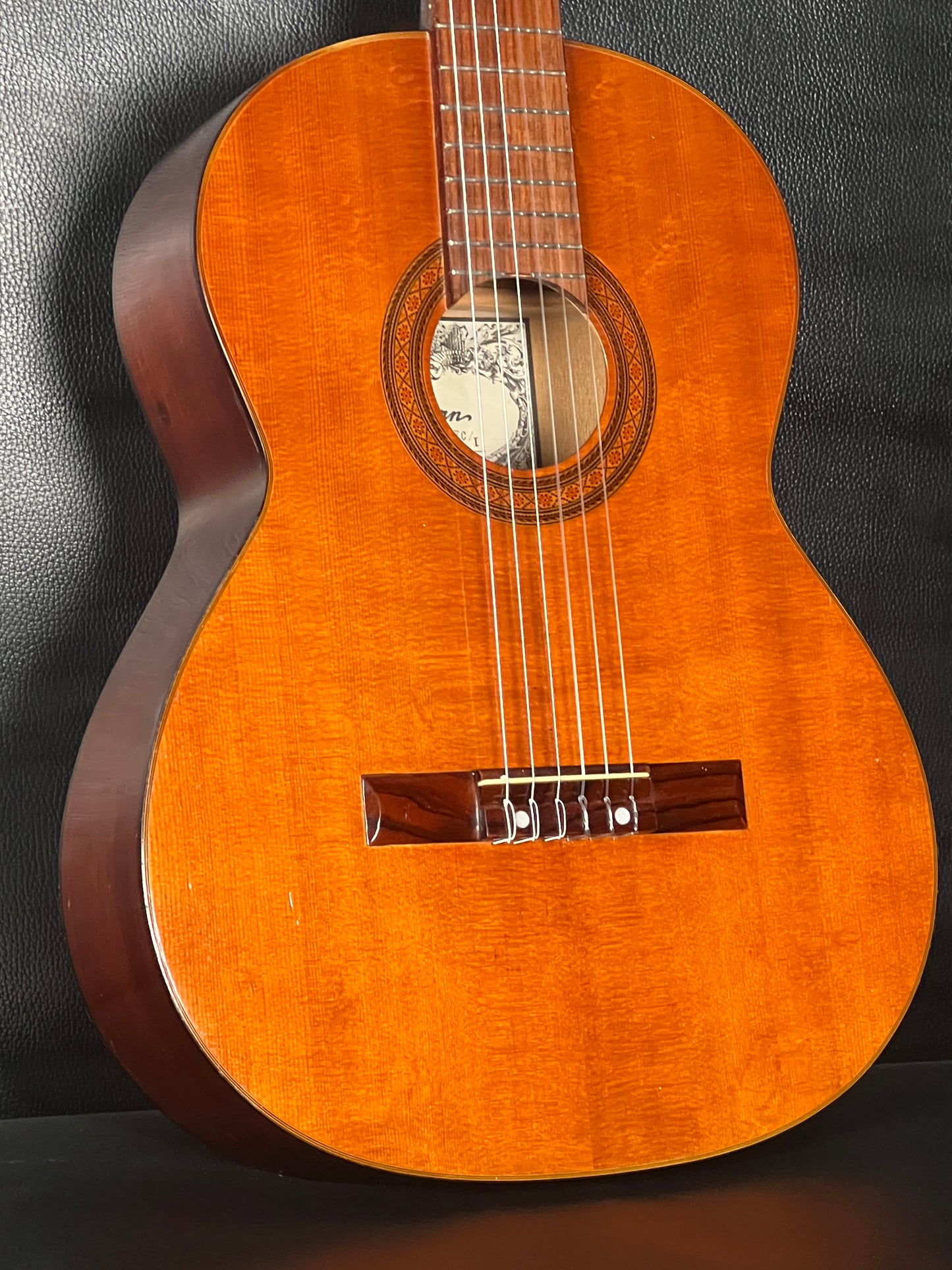 Saturn Classical Guitar (PRE-OWNED)