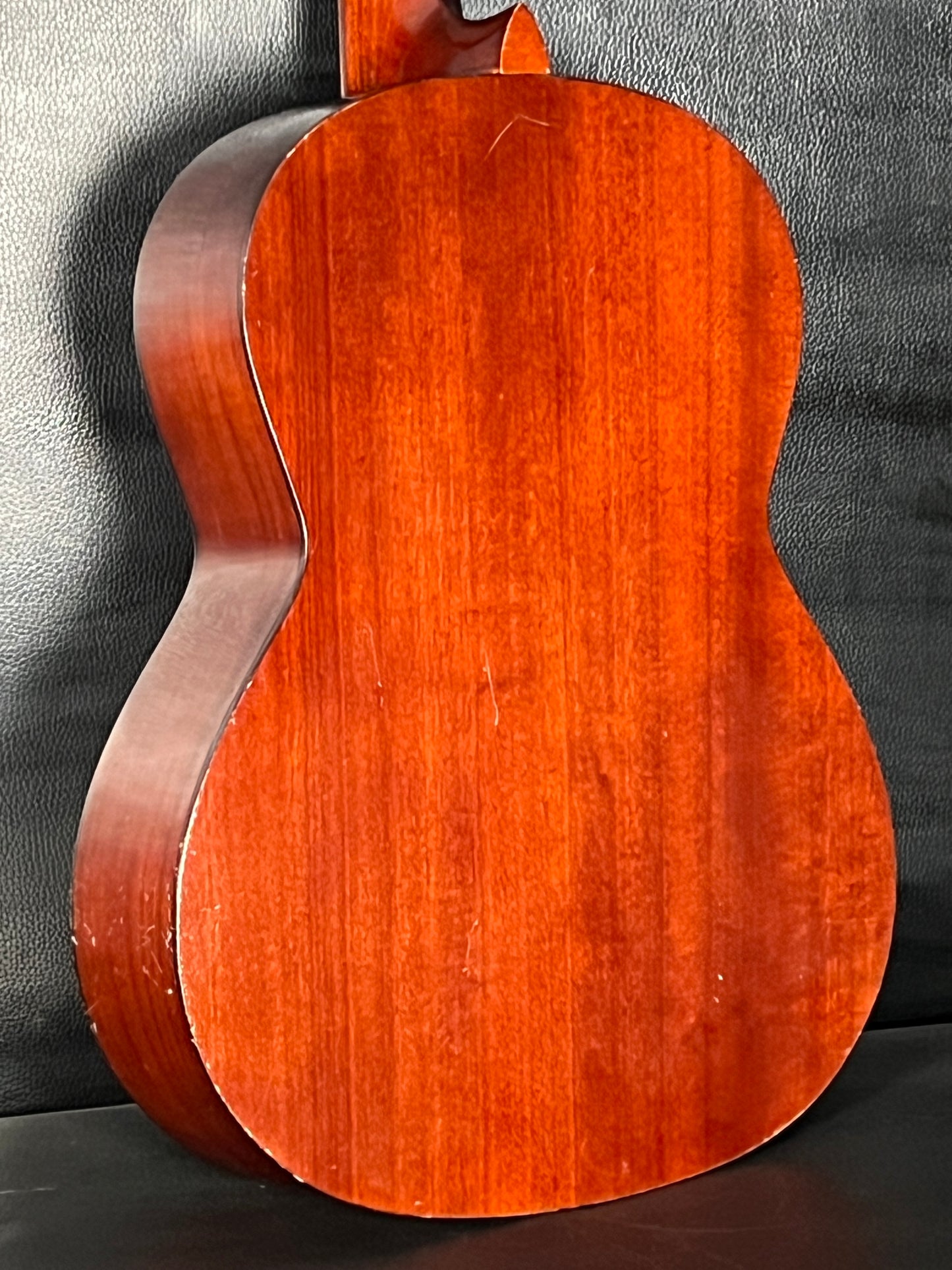 Saturn Classical Guitar (PRE-OWNED)