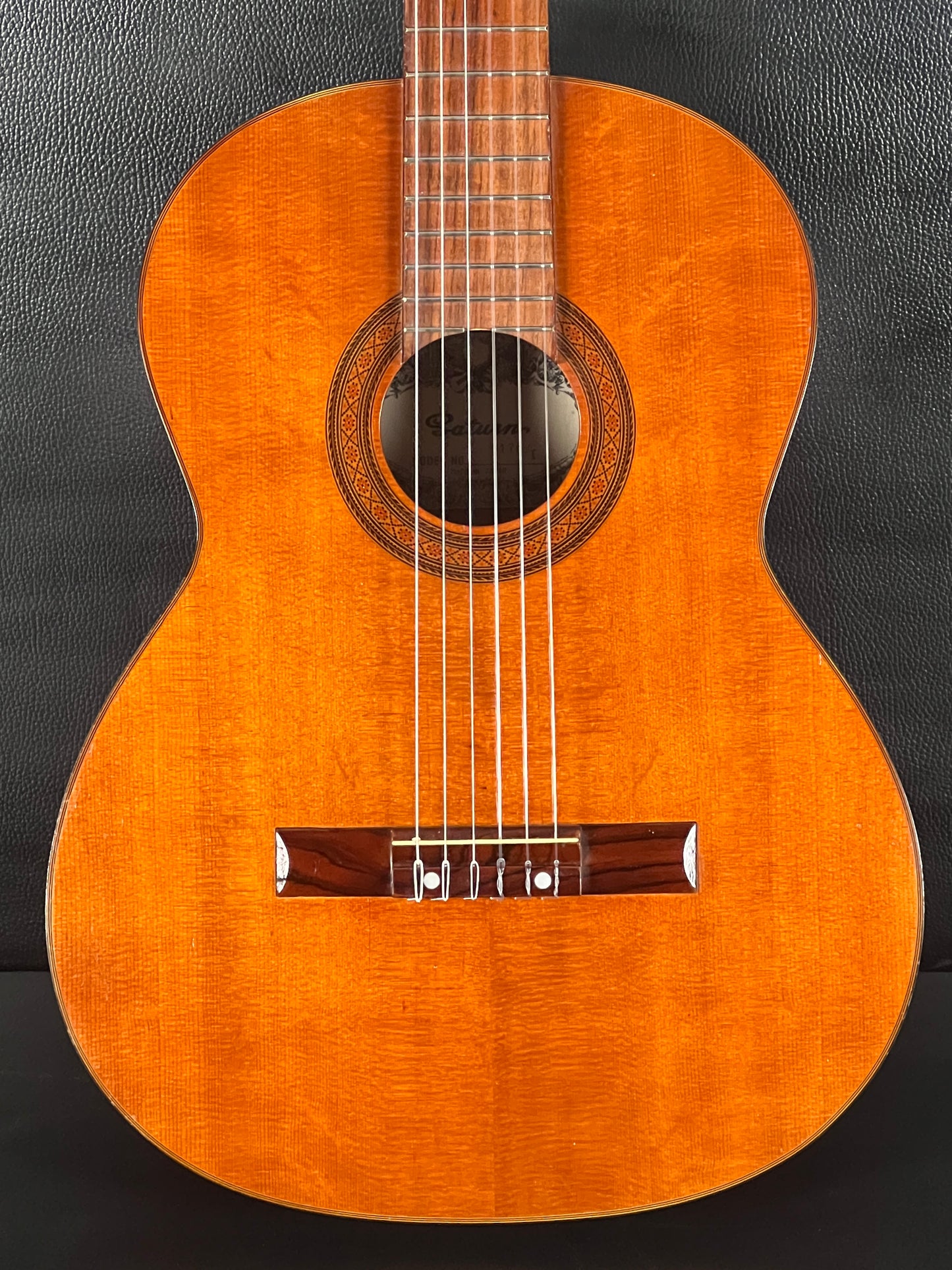 Saturn Classical Guitar (PRE-OWNED)