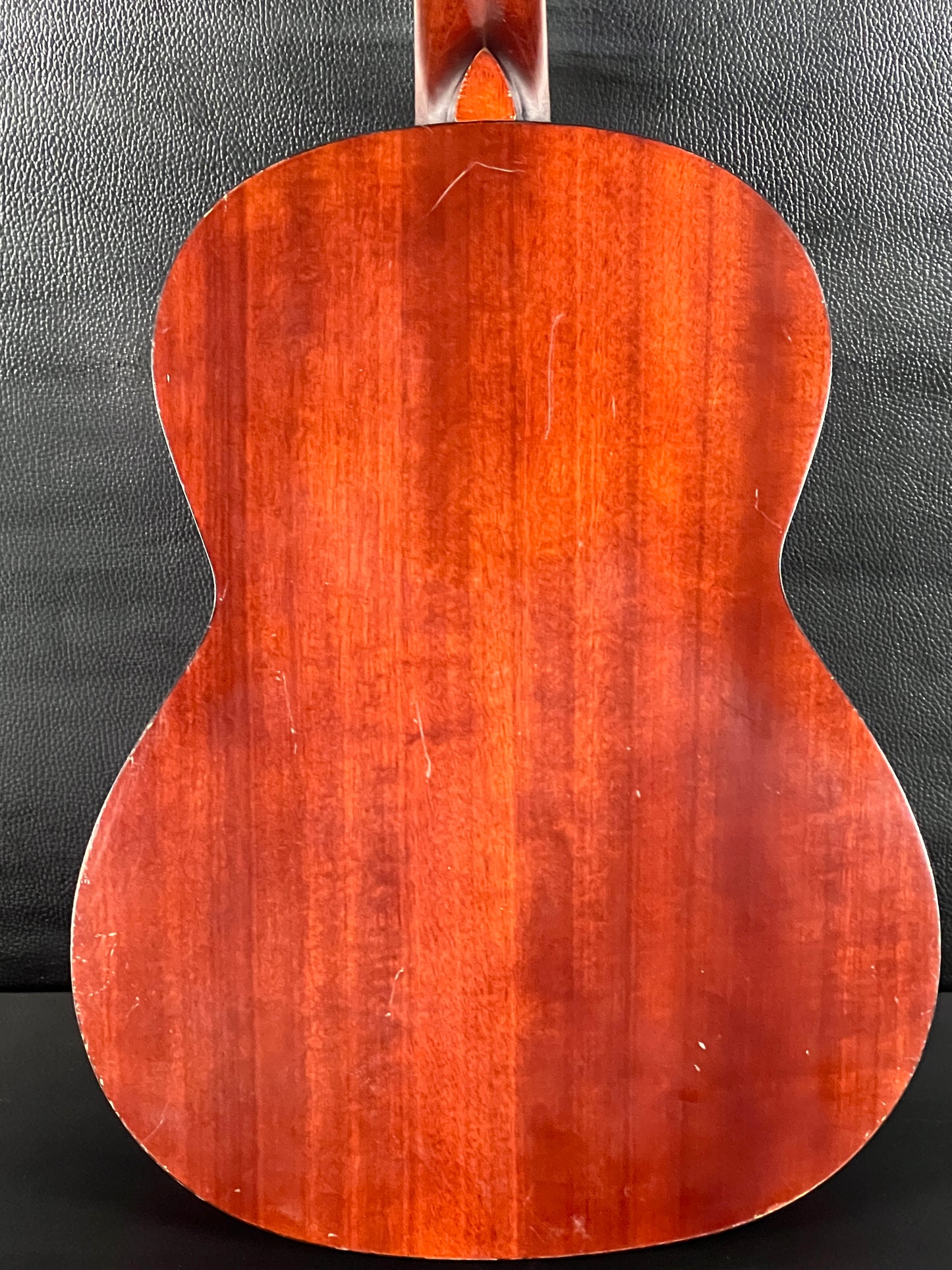 Saturn Classical Guitar (PRE-OWNED)