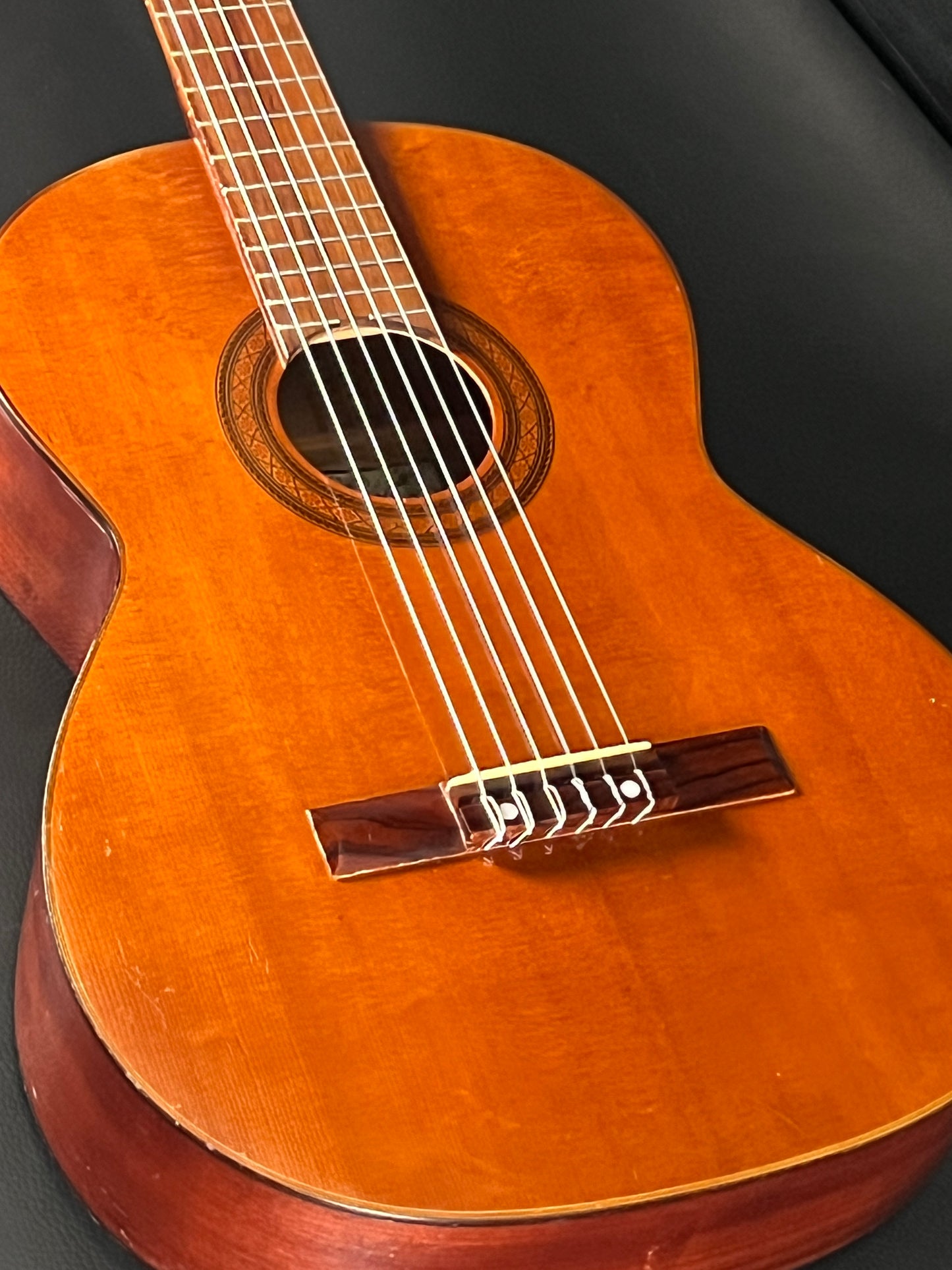 Saturn Classical Guitar (PRE-OWNED)