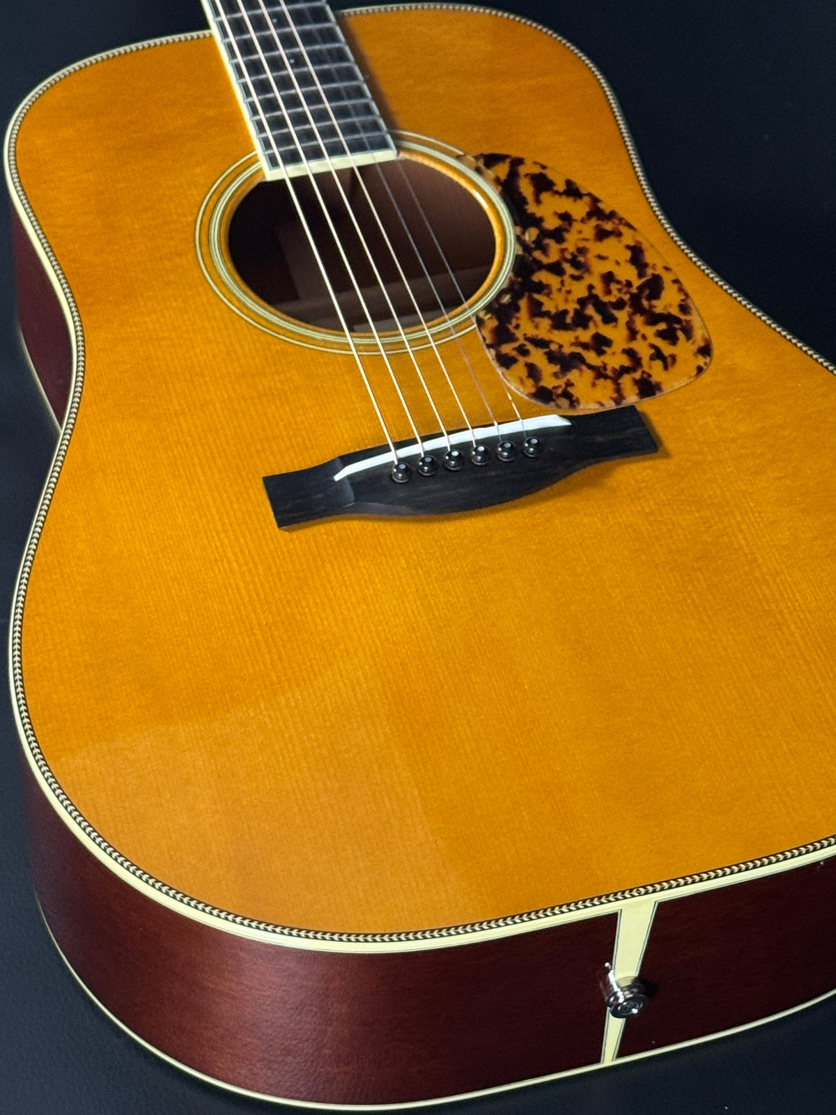 Santa Cruz D Custom (PRE-OWNED) CONSIGNMENT