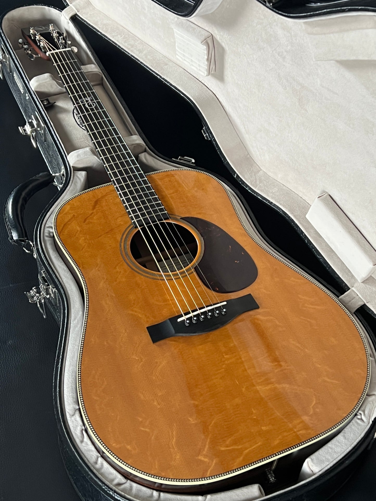Santa Cruz Brad Paisley Signature Model w/ K&K Pure Mini (PRE-OWNED)