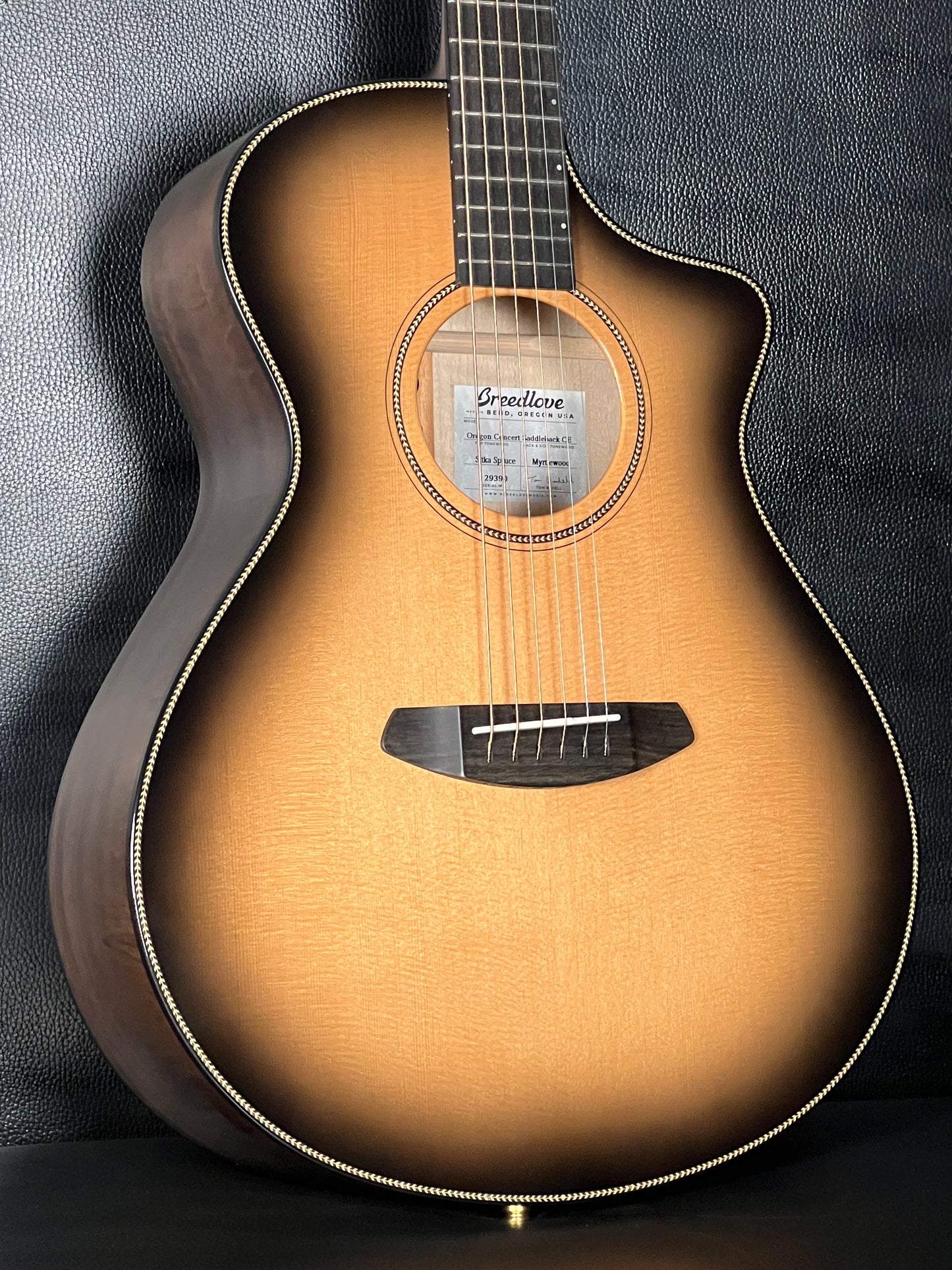 Breedlove Oregon Concert Saddleback CE (PRE-OWNED)