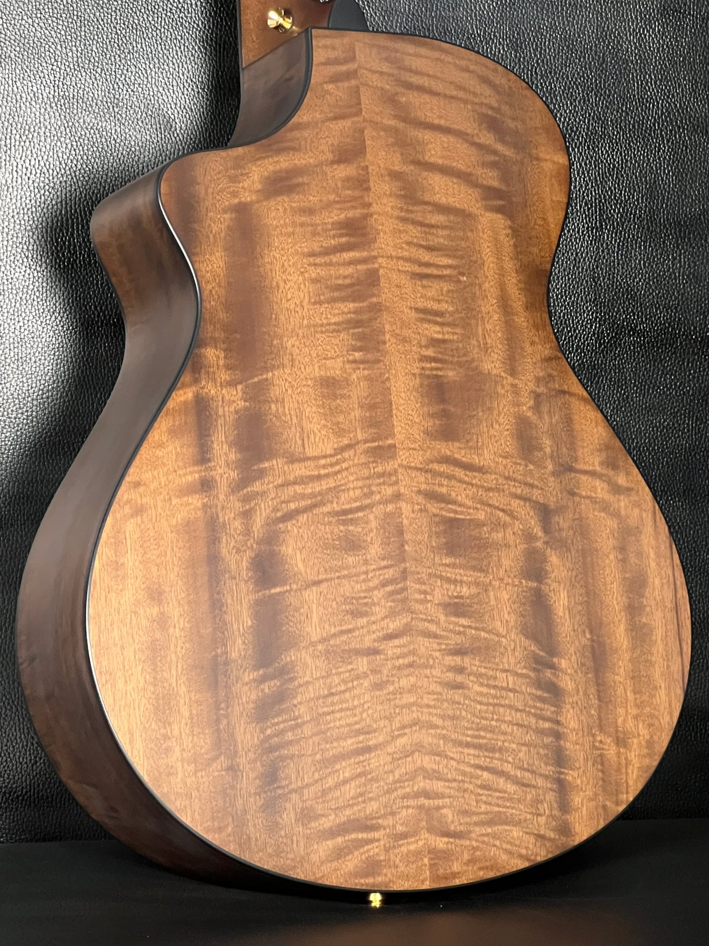 Breedlove Oregon Concert Saddleback CE (PRE-OWNED)