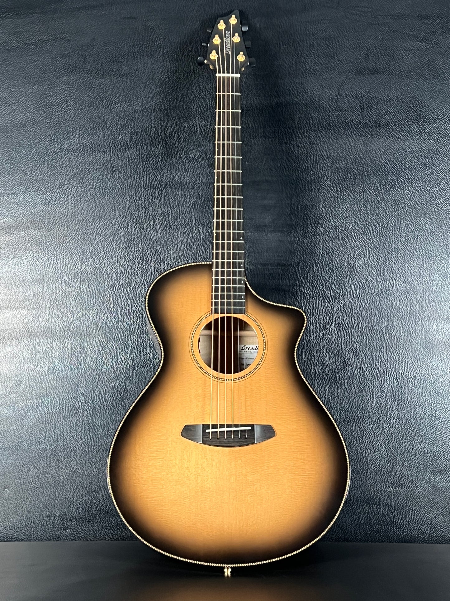 Breedlove Oregon Concert Saddleback CE (PRE-OWNED)