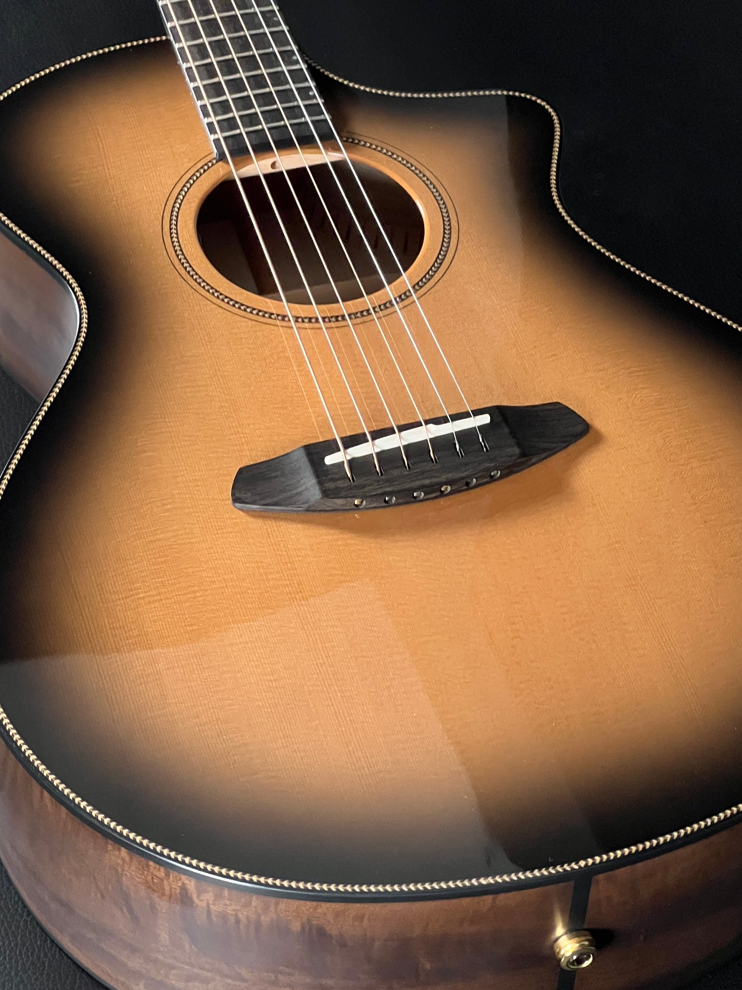 Breedlove Oregon Concert Saddleback CE (PRE-OWNED)